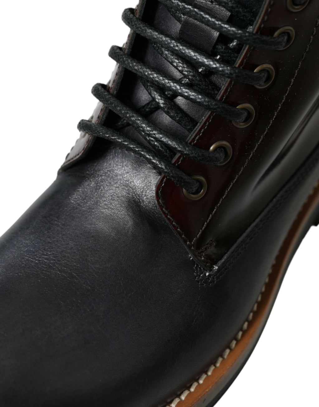 Schwarze Militärstiefel aus Leder