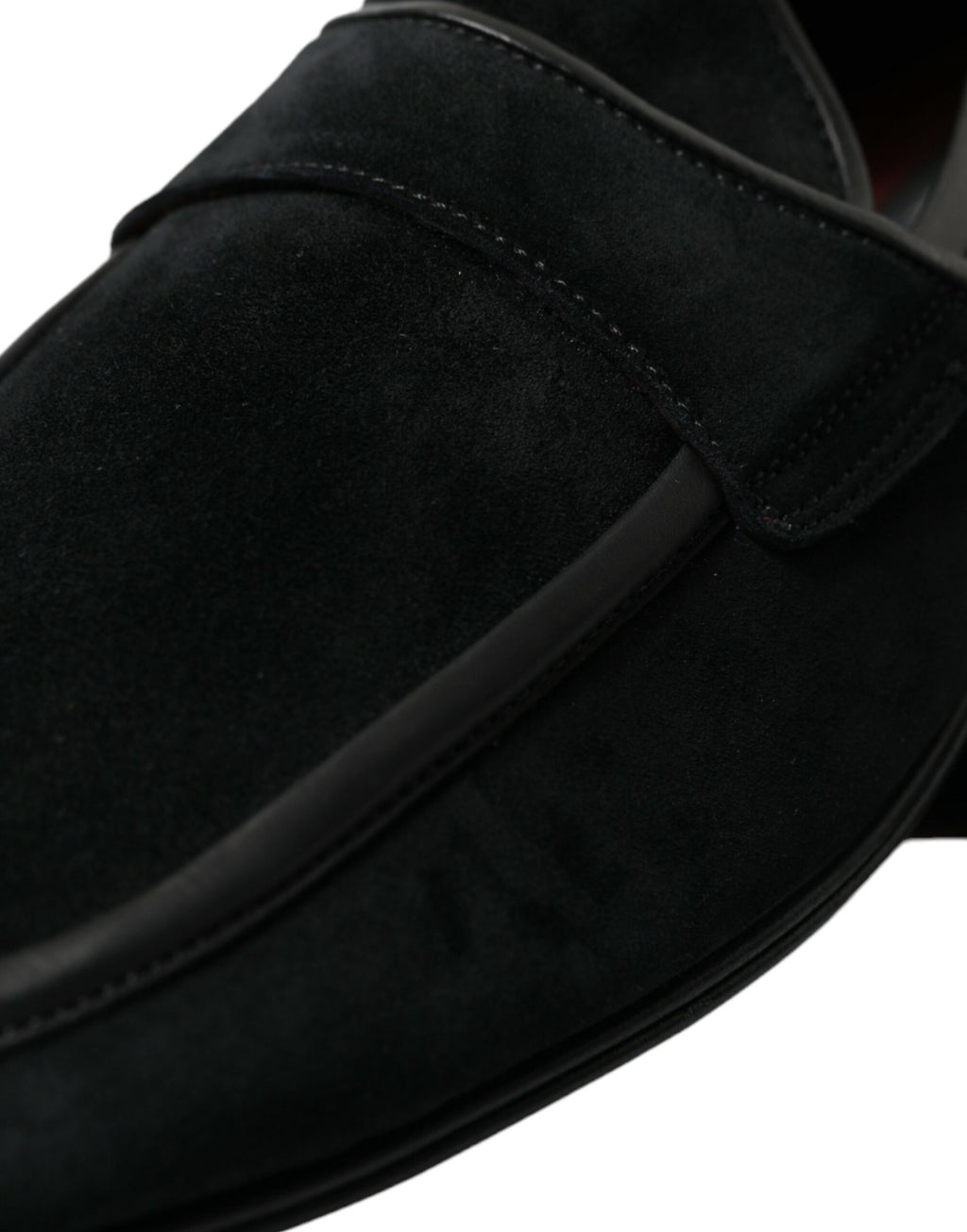 Schwarze Slipper aus Samt