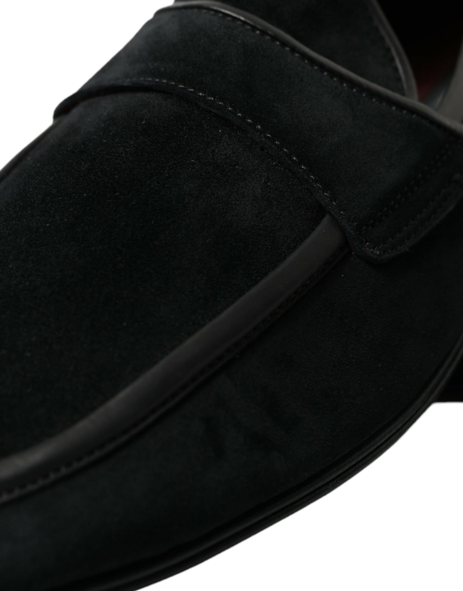 Schwarze Slipper aus Samt