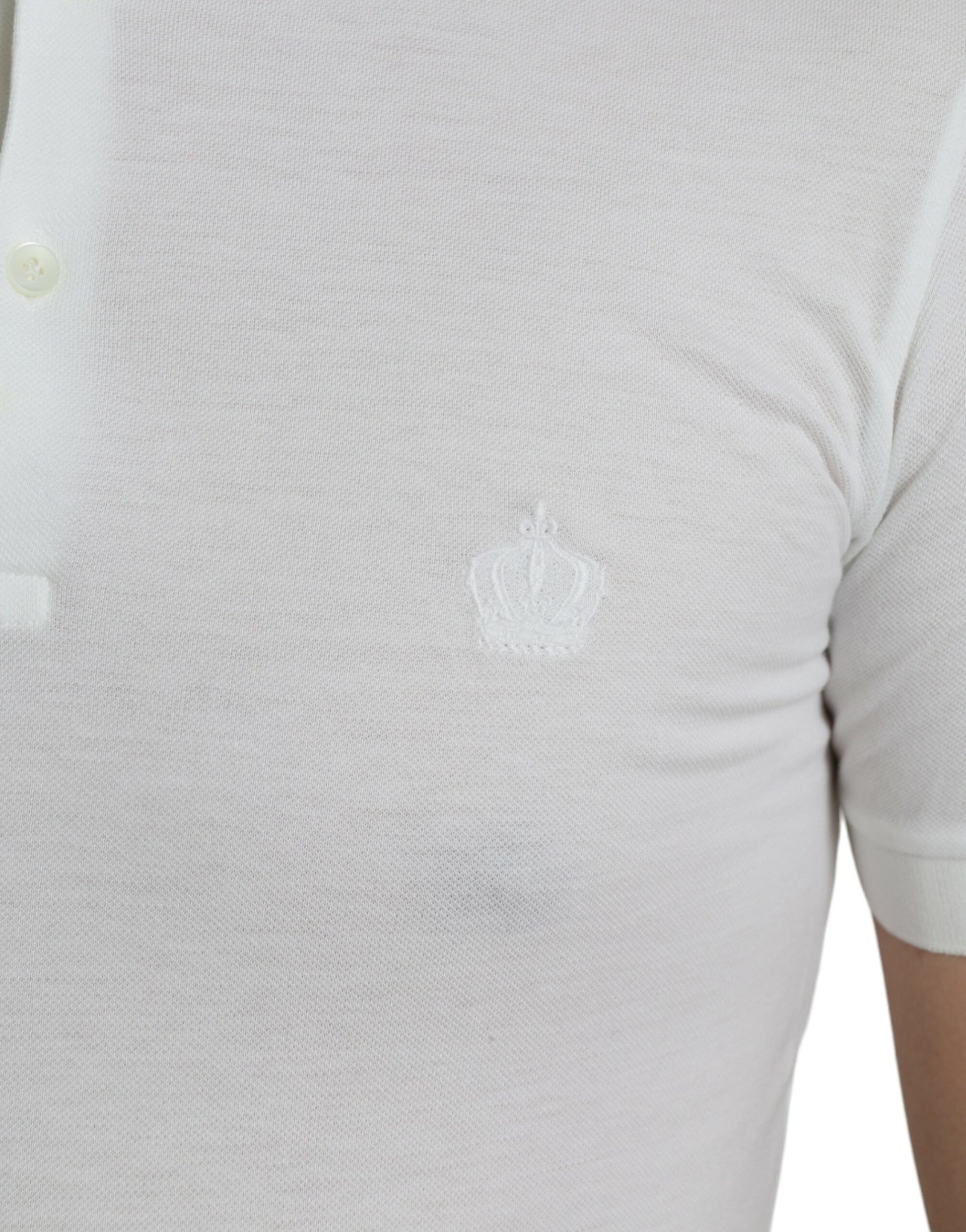 Weißes, kurzärmliges T-Shirt mit Krone und Kragen