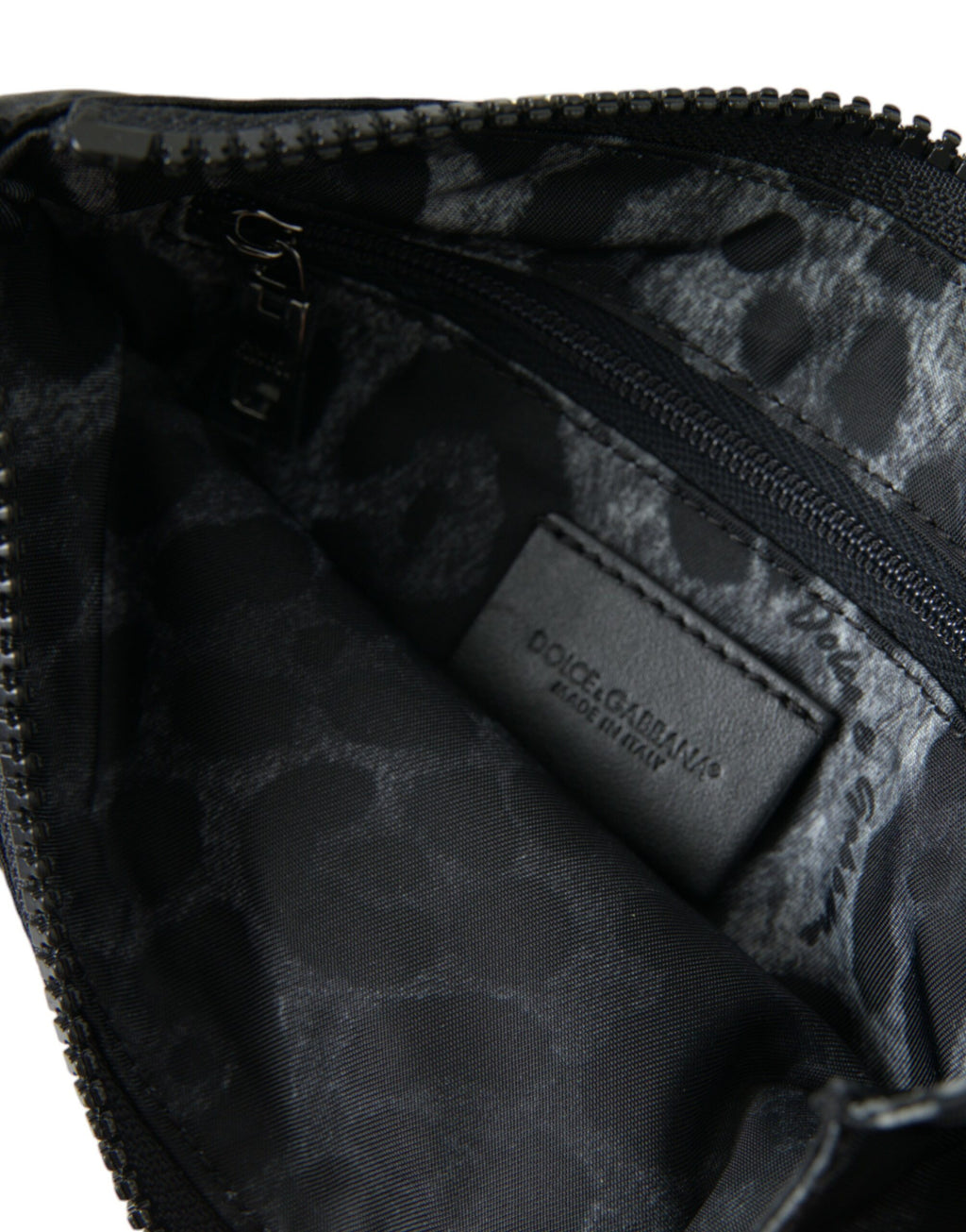 Schwarze Clutch-Tasche aus Nylon mit Logo-Schild und Schlüsselring