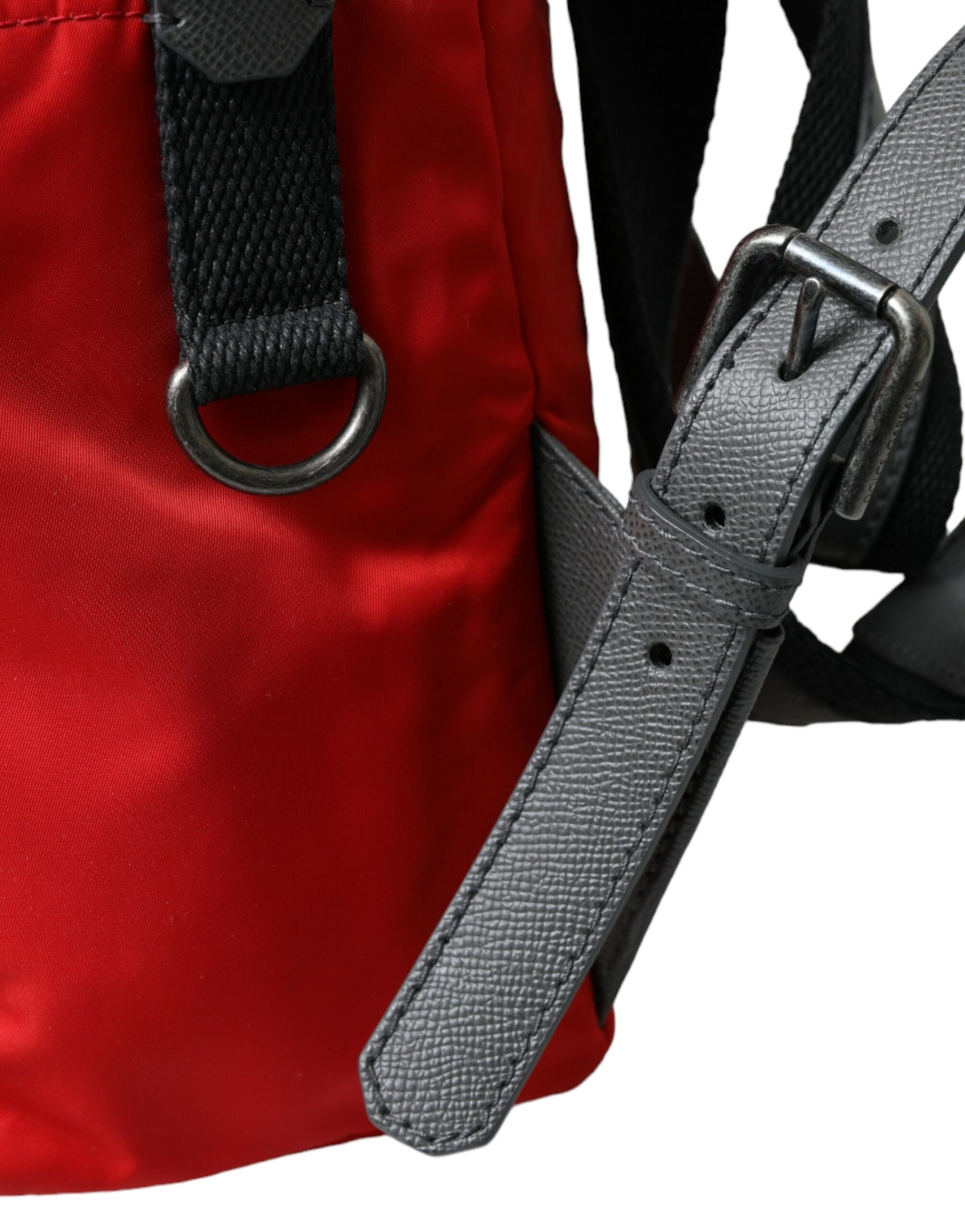 Roter Schulrucksack aus Nylon und Leder mit DG-Logo