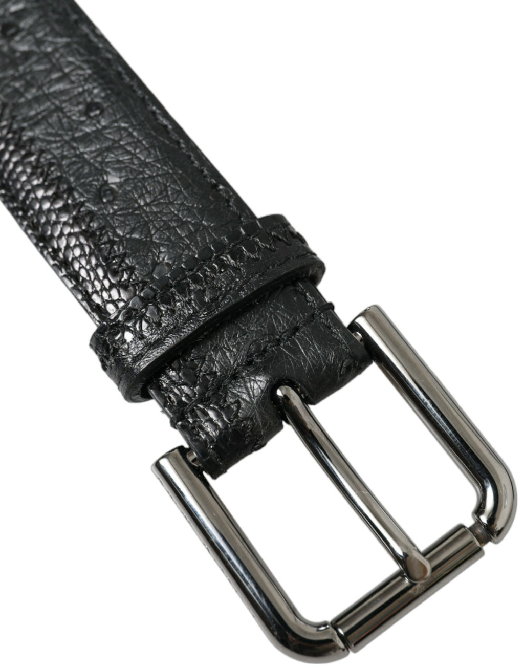 Schwarzer Gürtel aus exotischem Leder mit silberner Metallschnalle