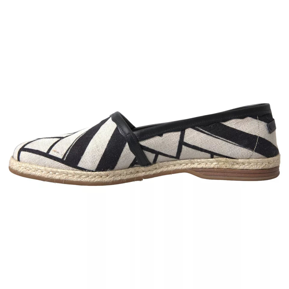 Espadrille-Schuhe mit schwarzen und weißen Streifen