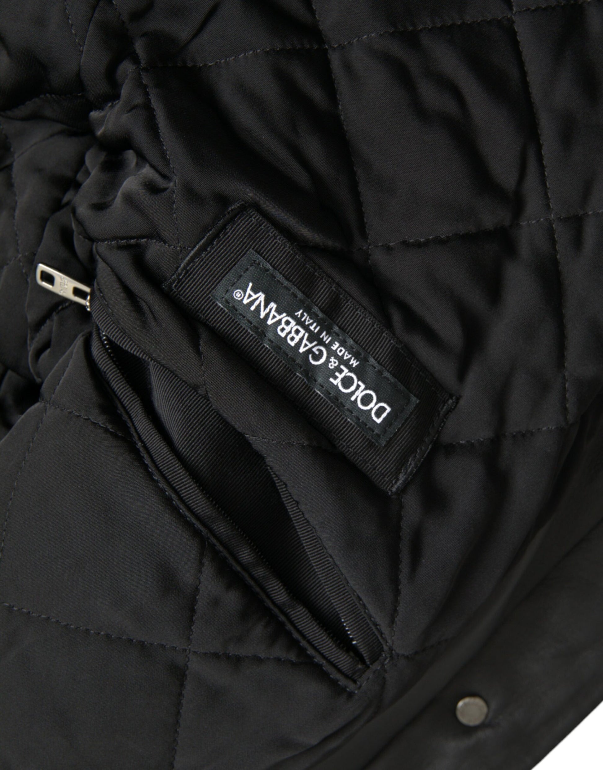 Schwarze Bikerjacke aus Leder mit Pelzkragen