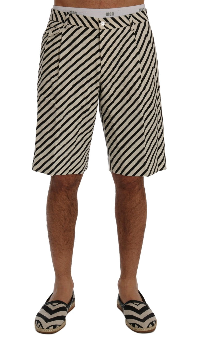 Weiß-schwarz gestreifte Hanf-Freizeitshorts