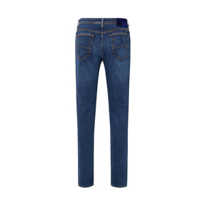 Veredeln Sie Ihr Denim-Spiel mit Bard Model Jeans