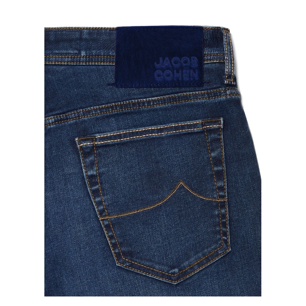 Veredeln Sie Ihr Denim-Spiel mit Bard Model Jeans