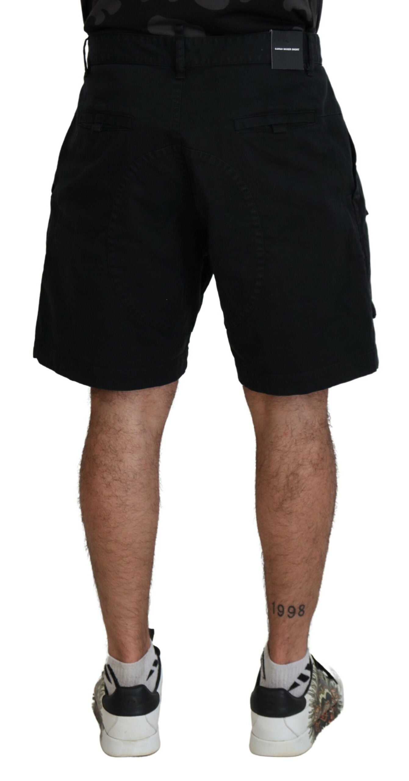 Schwarze Cargo-Boxershorts aus Baumwolle über dem Knie