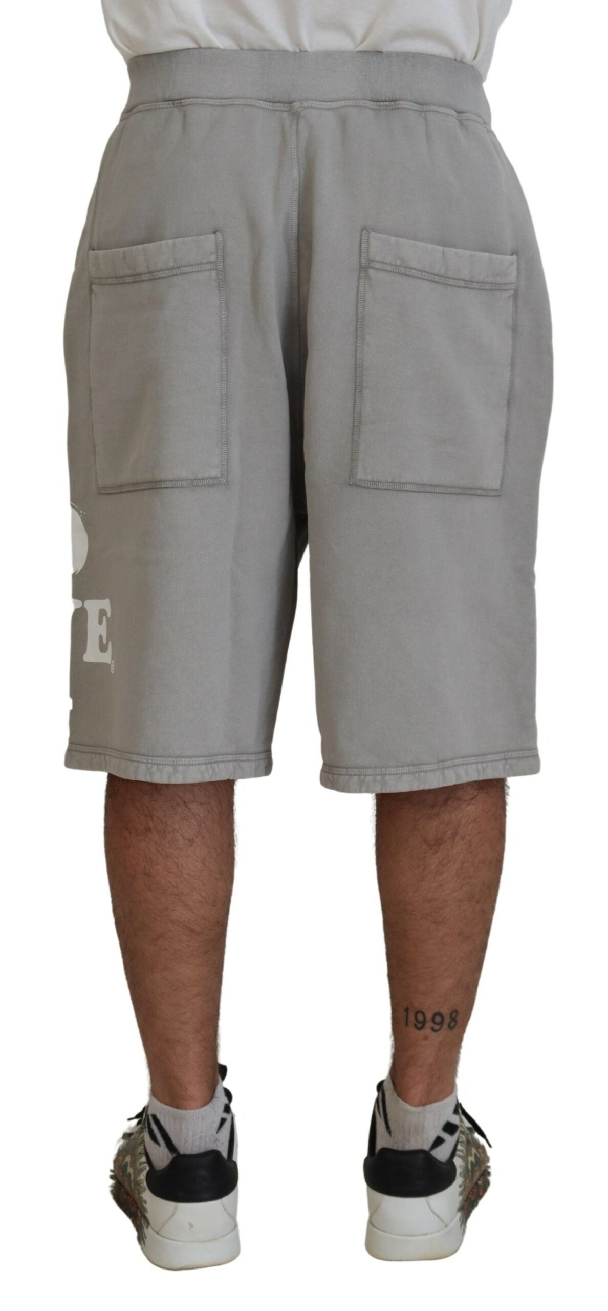 Grau bedruckte Herren-Bermudashorts zum Überziehen