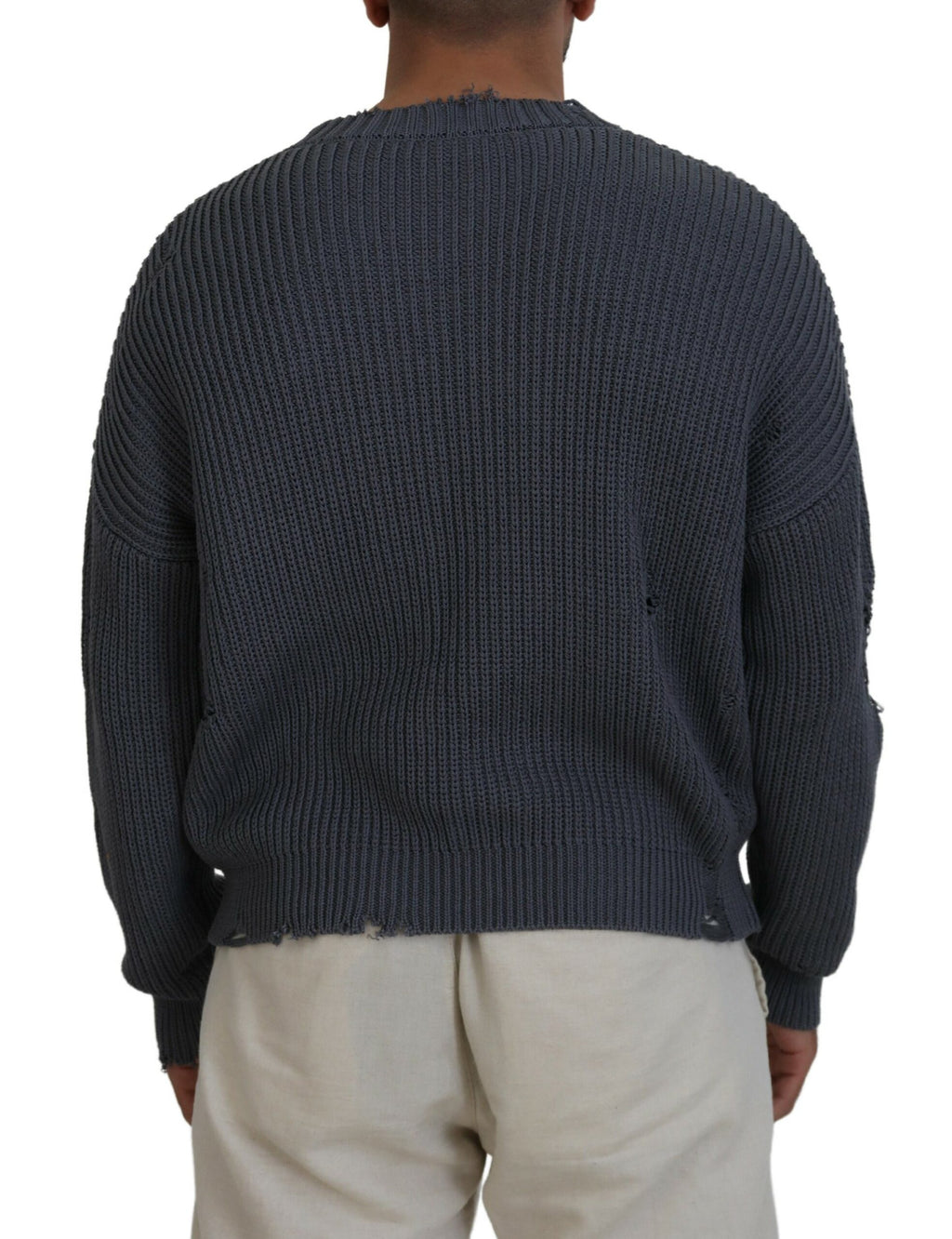 Grauer Herren zerfetzter Strickpullover