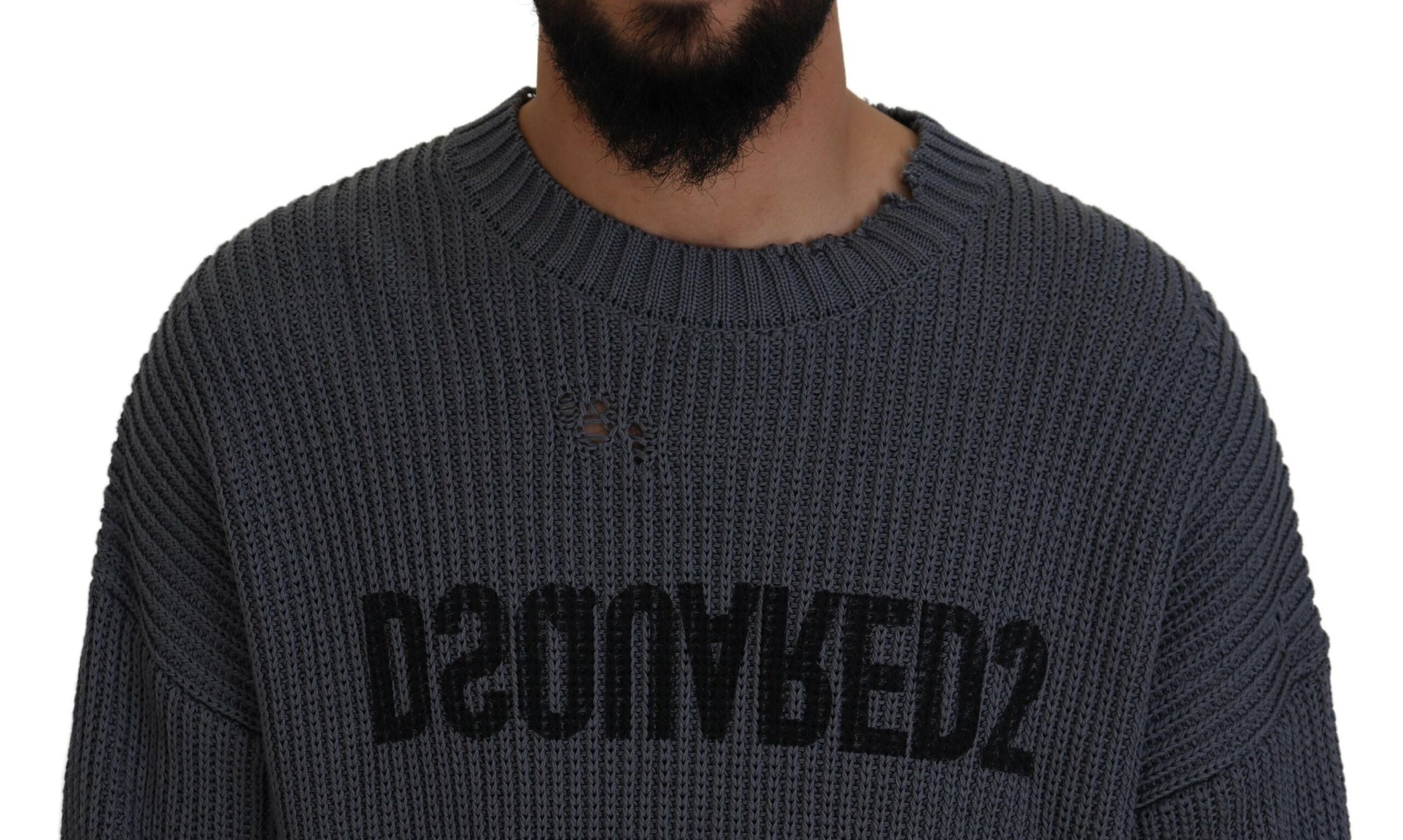 Grauer Herren zerfetzter Strickpullover