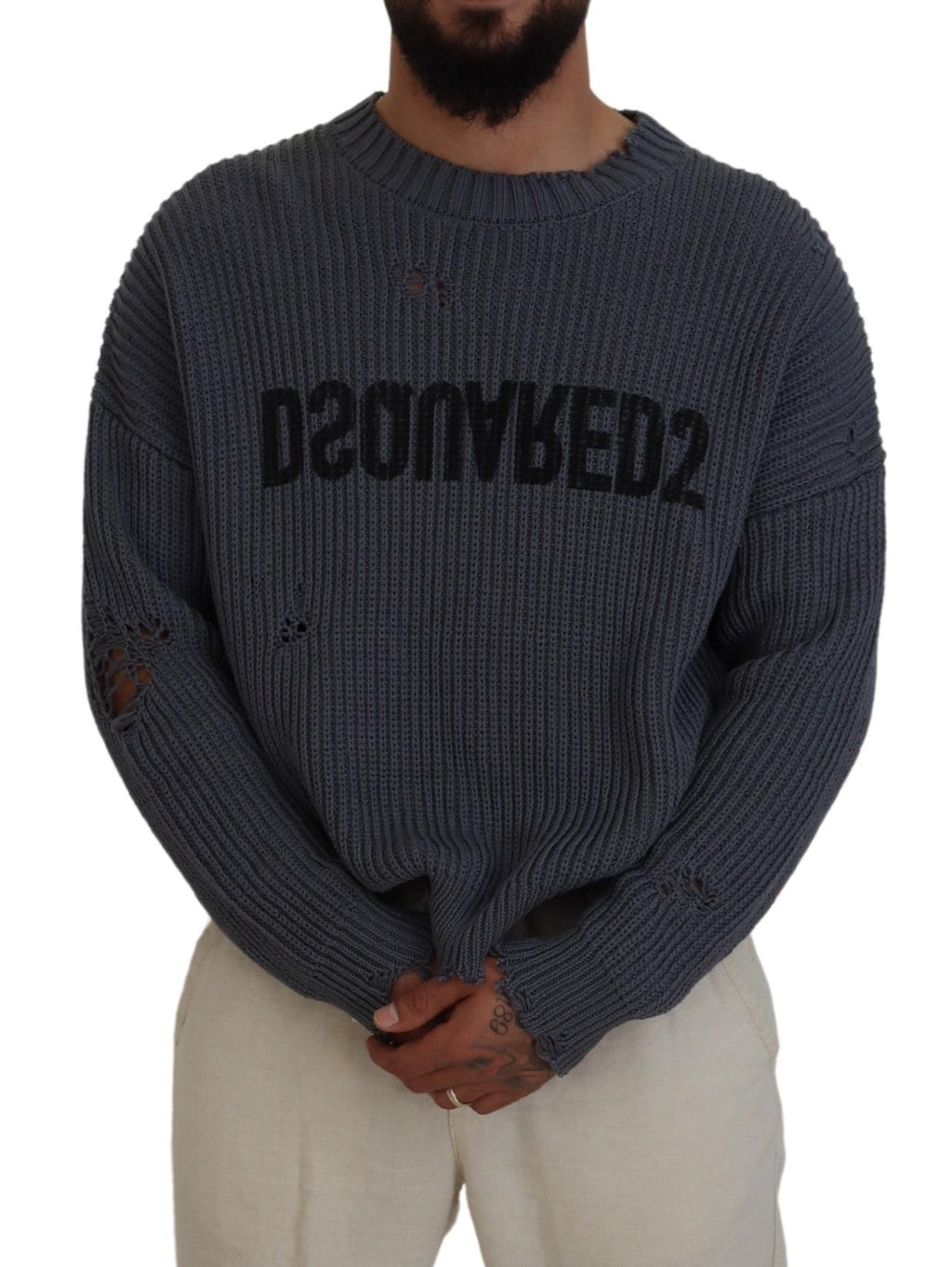 Grauer Herren zerfetzter Strickpullover