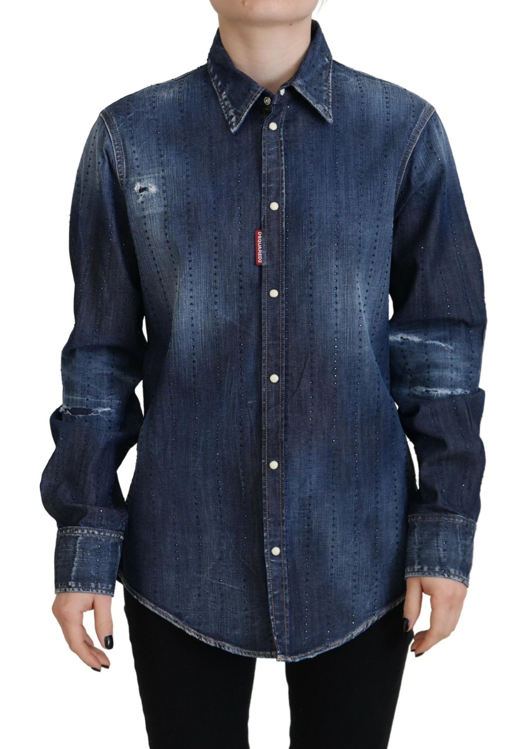 Blaues Jeanstop aus gewaschener Baumwolle mit Button-Down-Kragen
