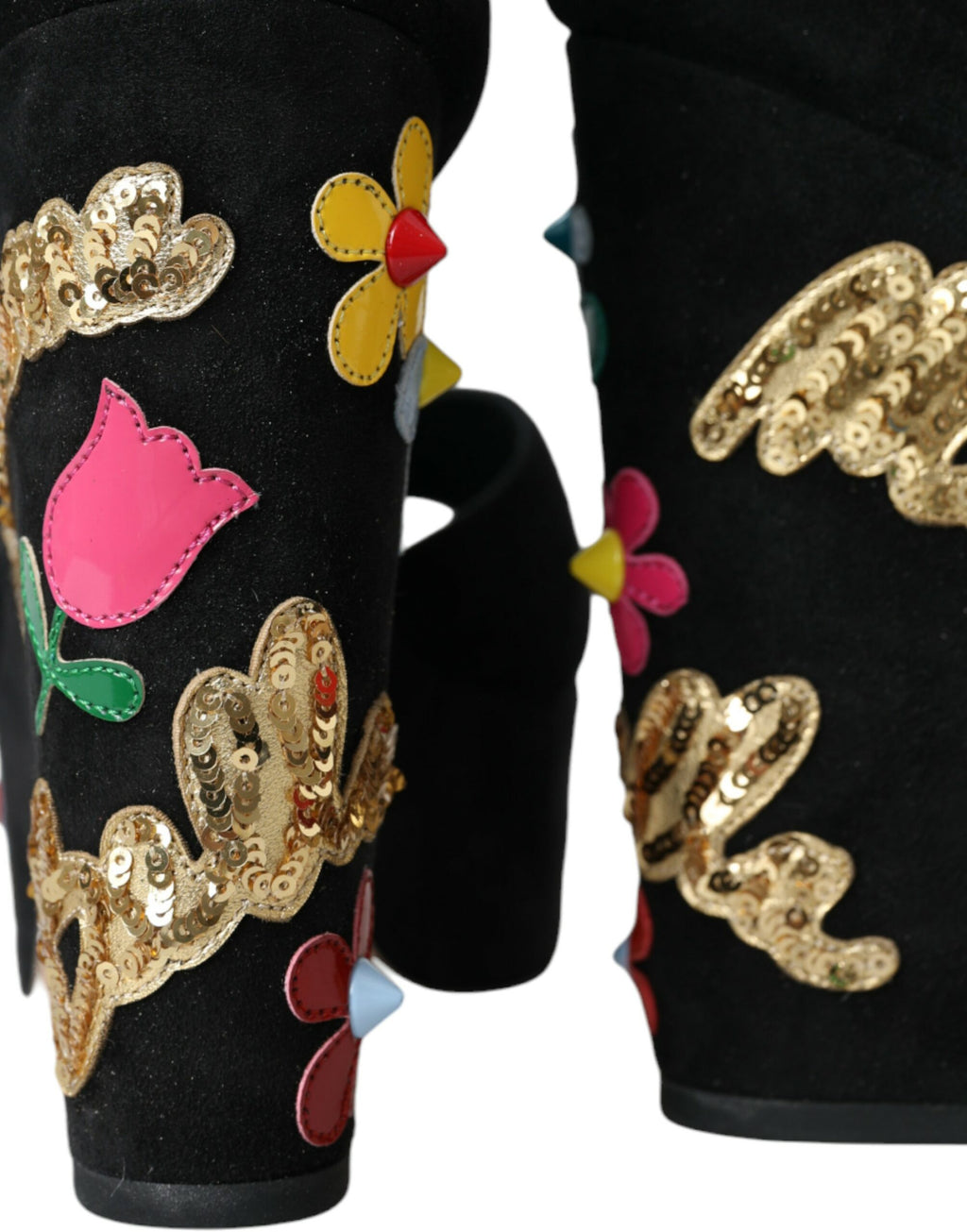 Schwarze Sandalen mit Blumenmuster und Knöchelriemen