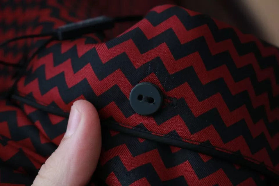Schwarz-rotes Freizeithemd mit Zickzack-Muster