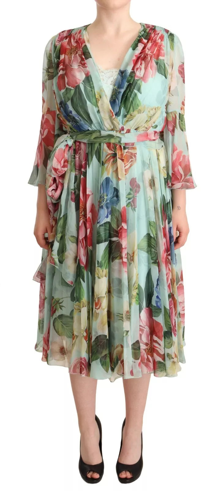 Mehrfarbiges grünes Wickelkleid aus Seide