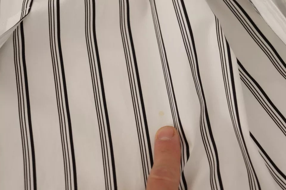 Weiß gestreifte Wickeljacke aus Baumwolle