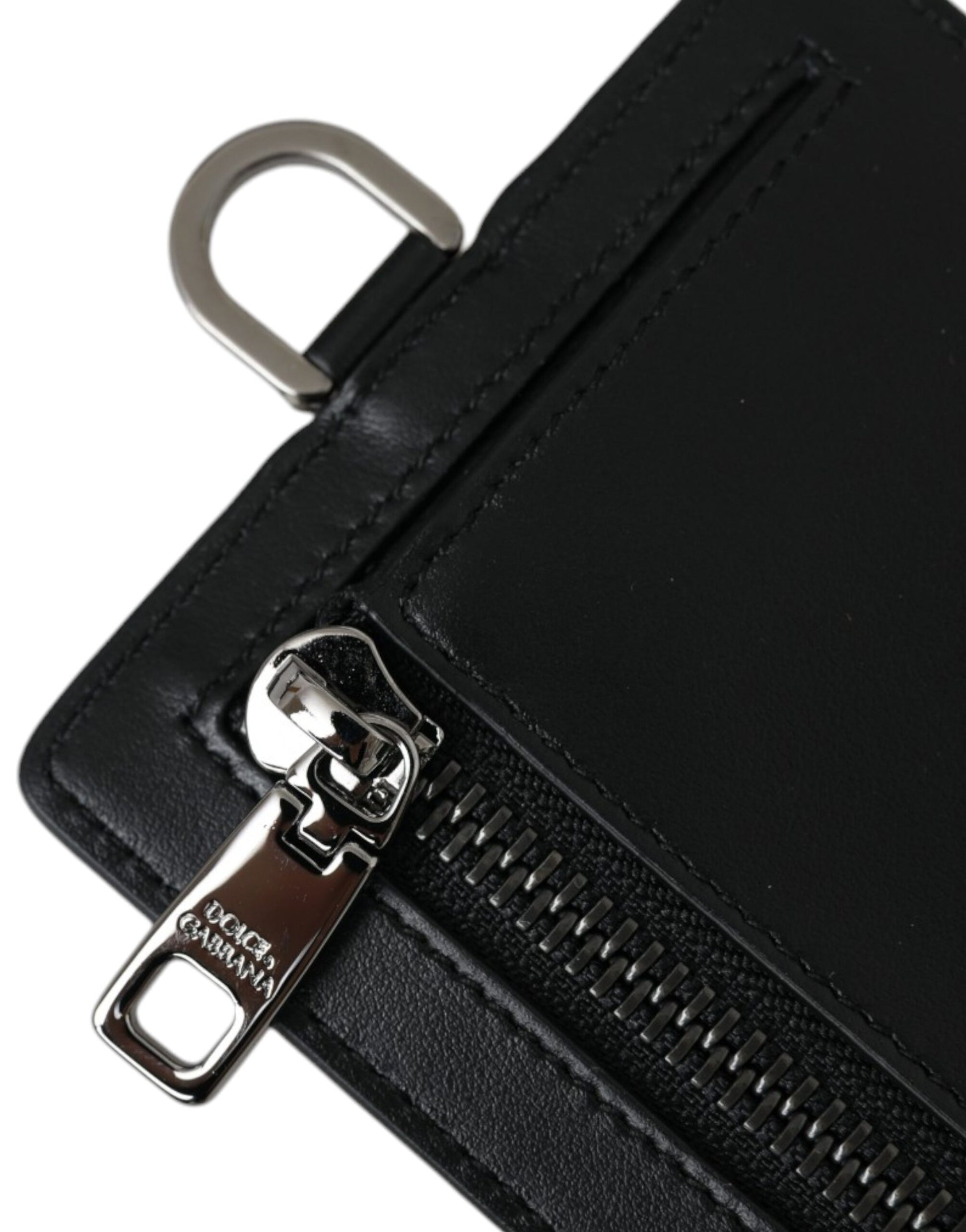 Schwarzes Herren-Kartenetui aus Kalbsleder mit Lanyard und Logo