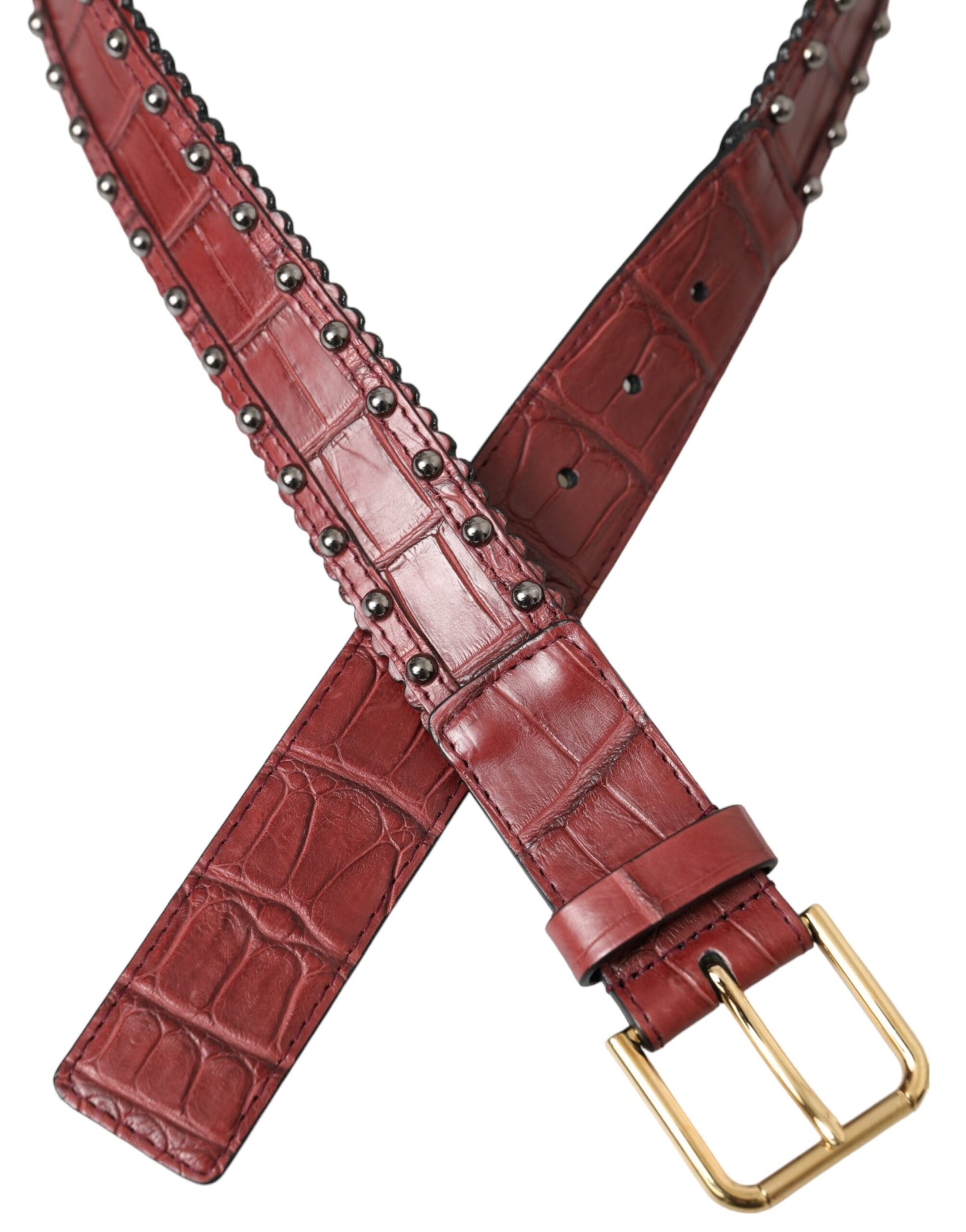 Brauner Gürtel aus Alligatorleder mit Metallschnalle und Nieten
