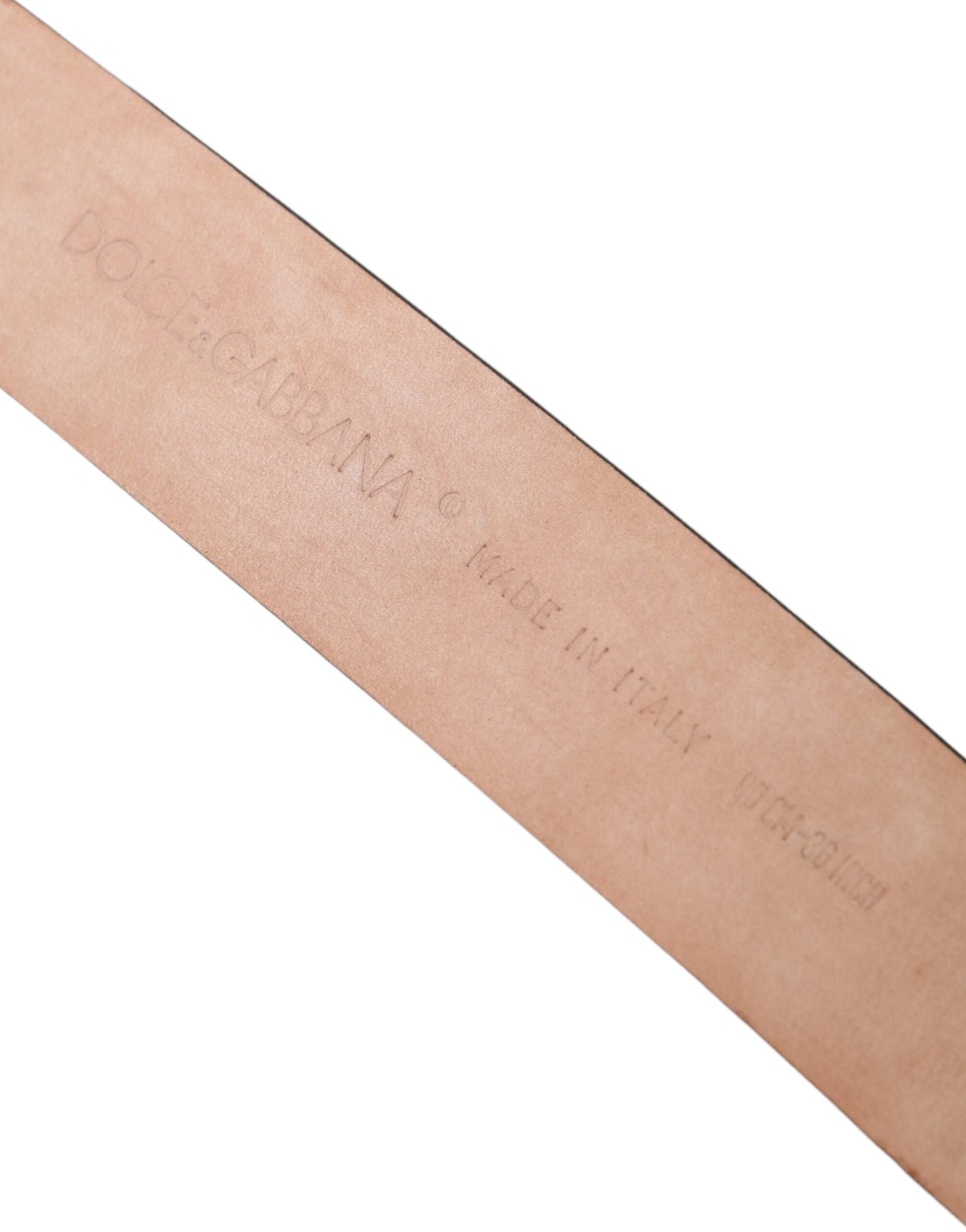Brauner Exotenledergürtel mit silberner Metallschnalle
