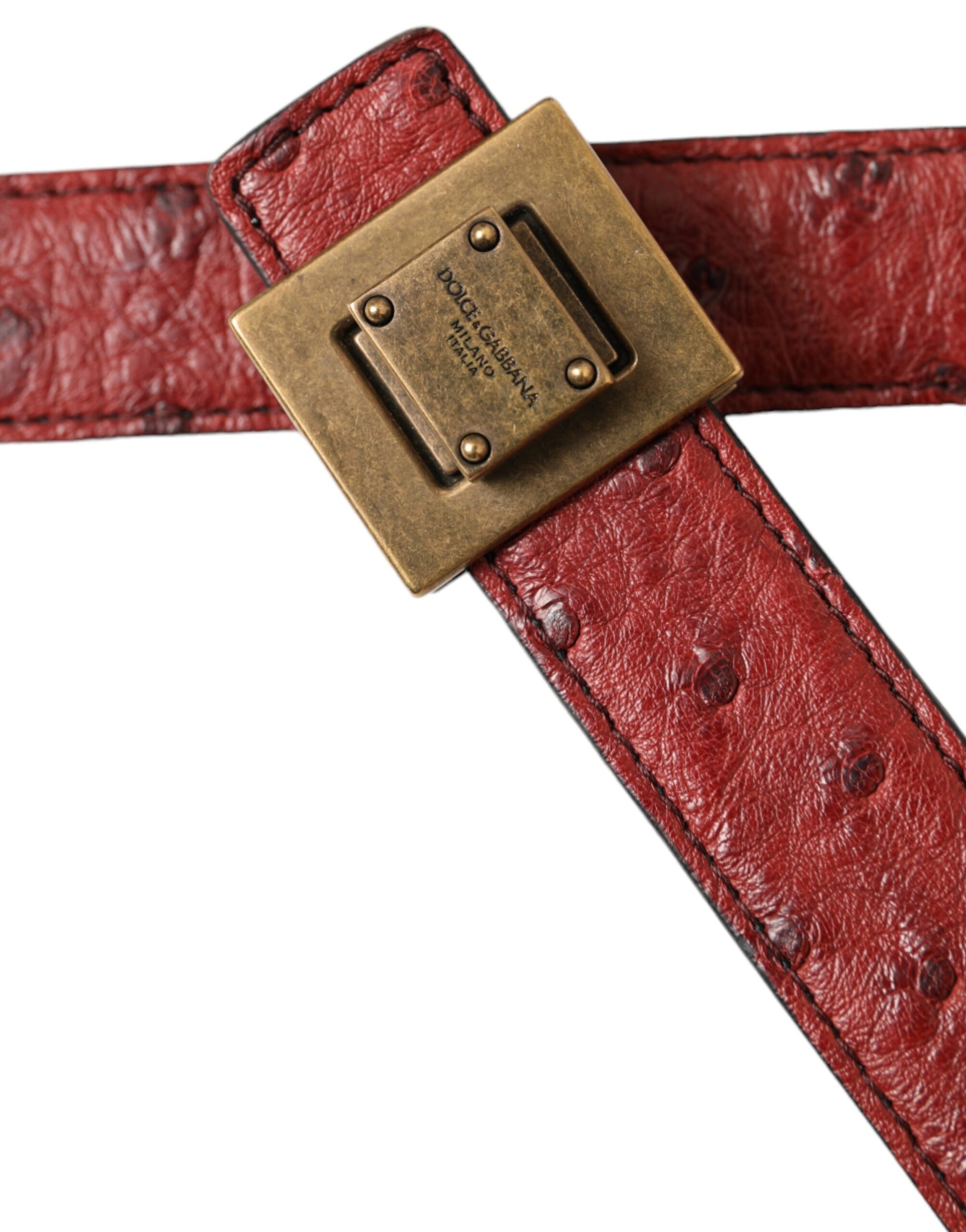 Brauner Ledergürtel mit quadratischer Metallschnalle