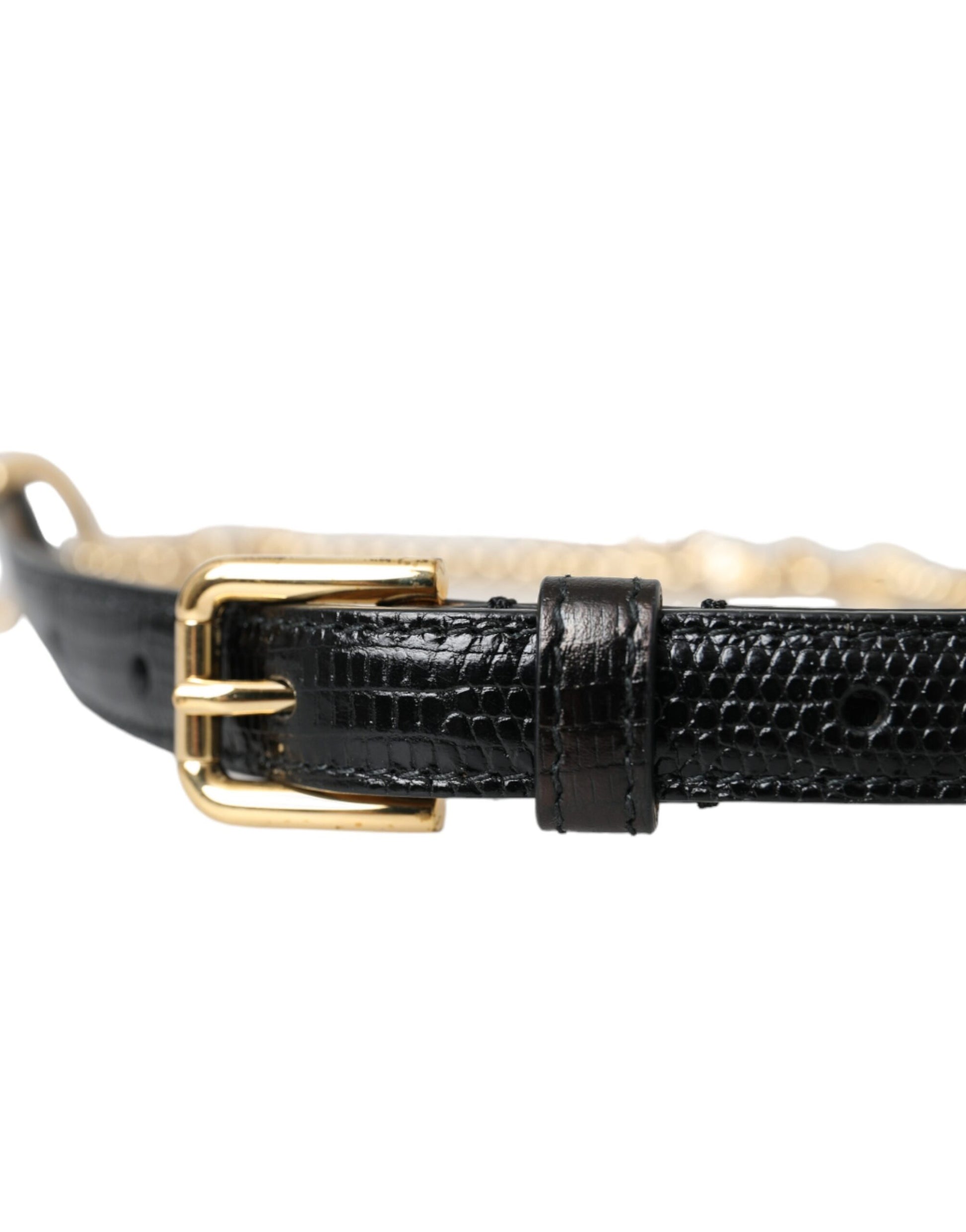 Schwarzer Ledergürtel mit Goldkette und Kristallen