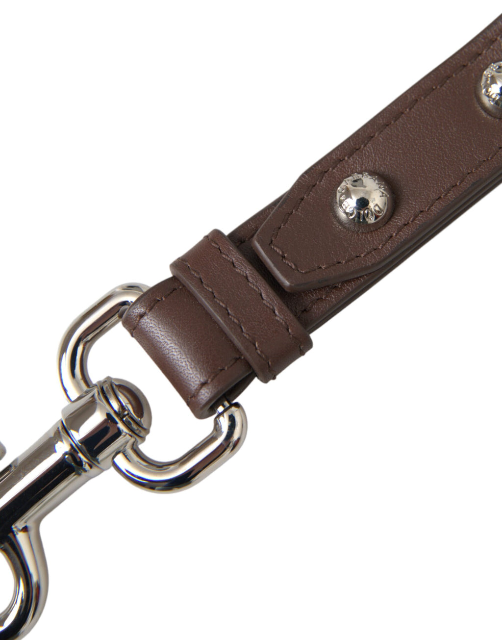 Brauner schlichter Leder-Schlüsselringhalter aus silbernem Messing