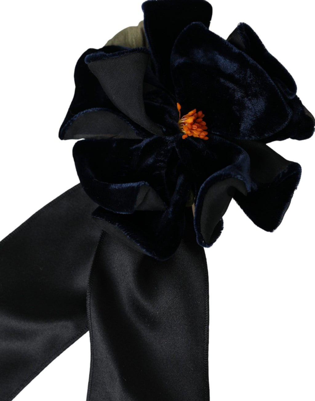 Haarnadel-Brosche mit Blumenmuster aus schwarzer Seide und goldenem Messing
