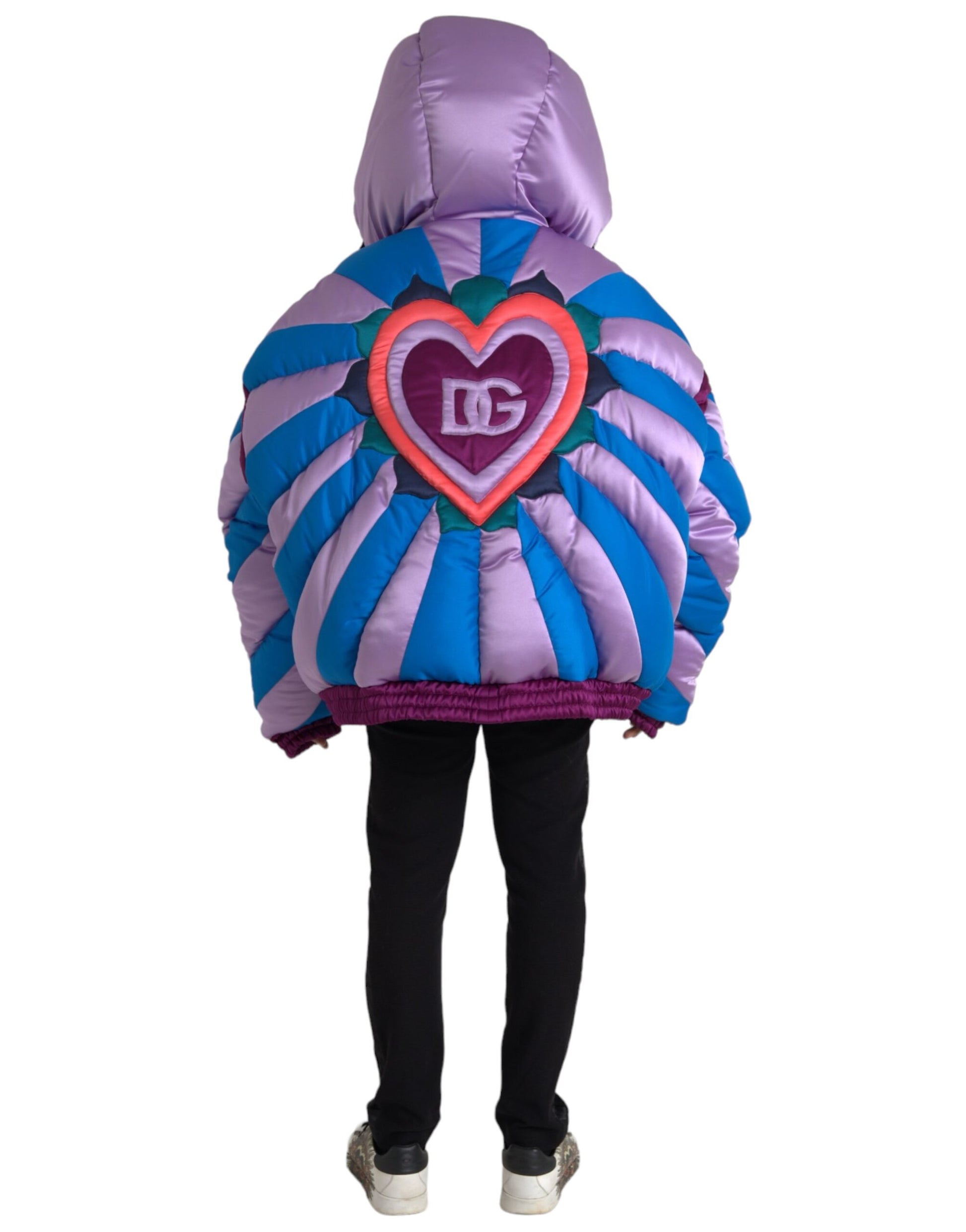 Mehrfarbige Pufferjacke mit Kapuze und Herzlogo