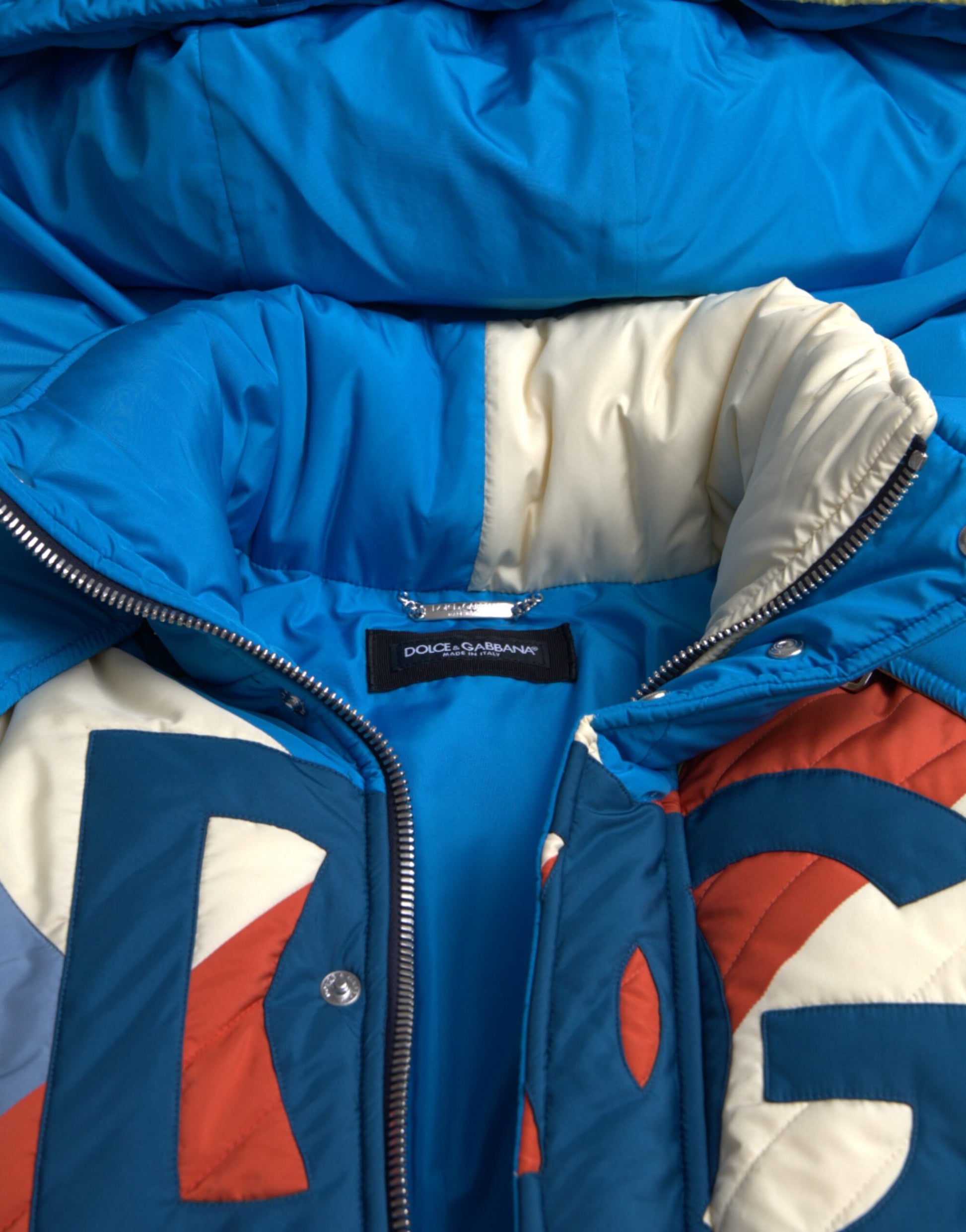 Mehrfarbige Windbreaker-Pufferjacke mit Logo