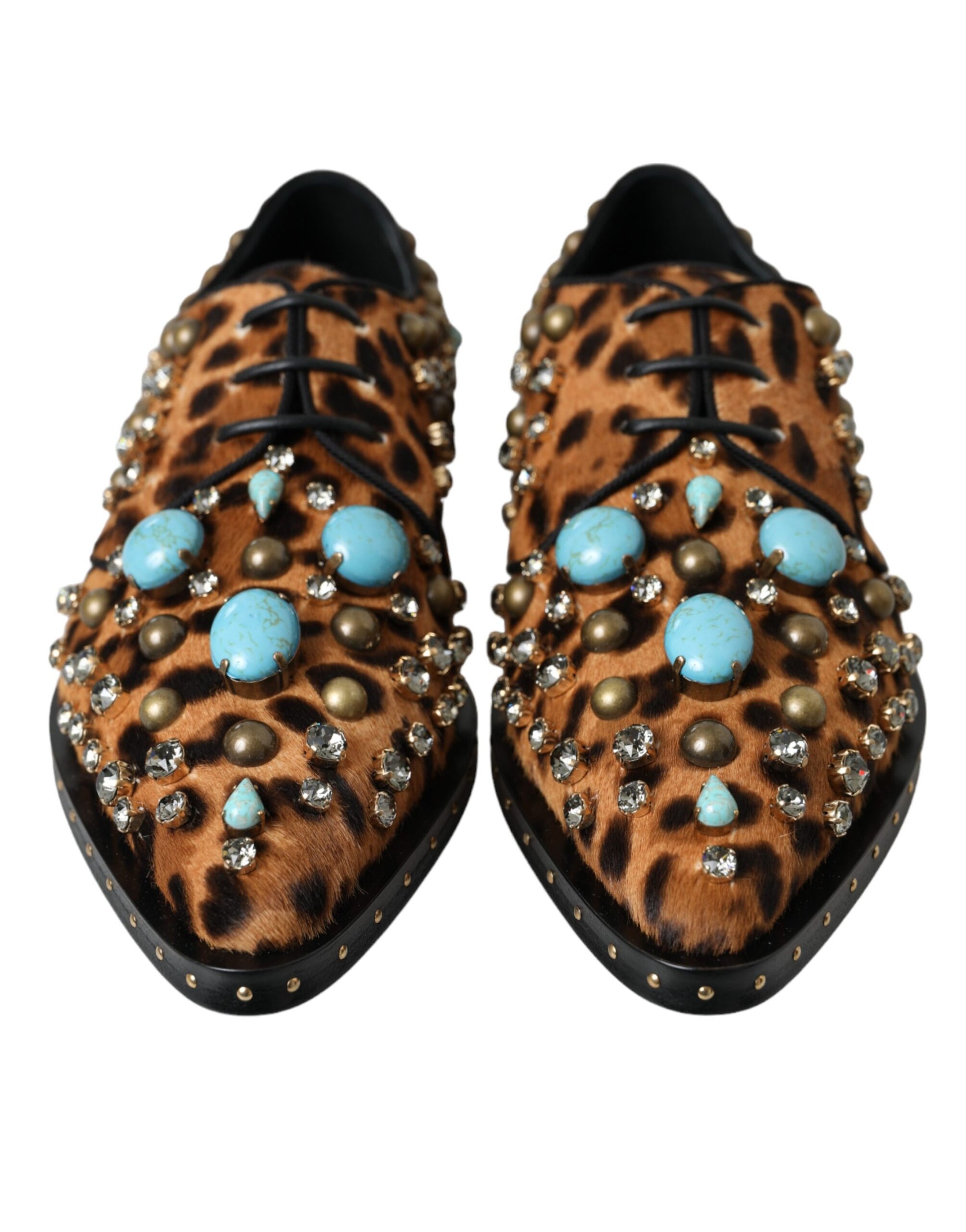 Braunes Leopardenhaar, Kristallkleid, Broque-Schuhe