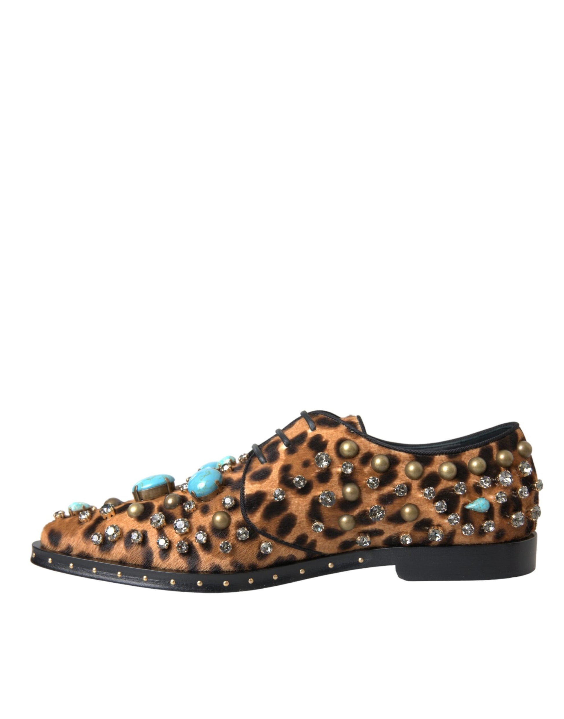 Braunes Leopardenhaar, Kristallkleid, Broque-Schuhe