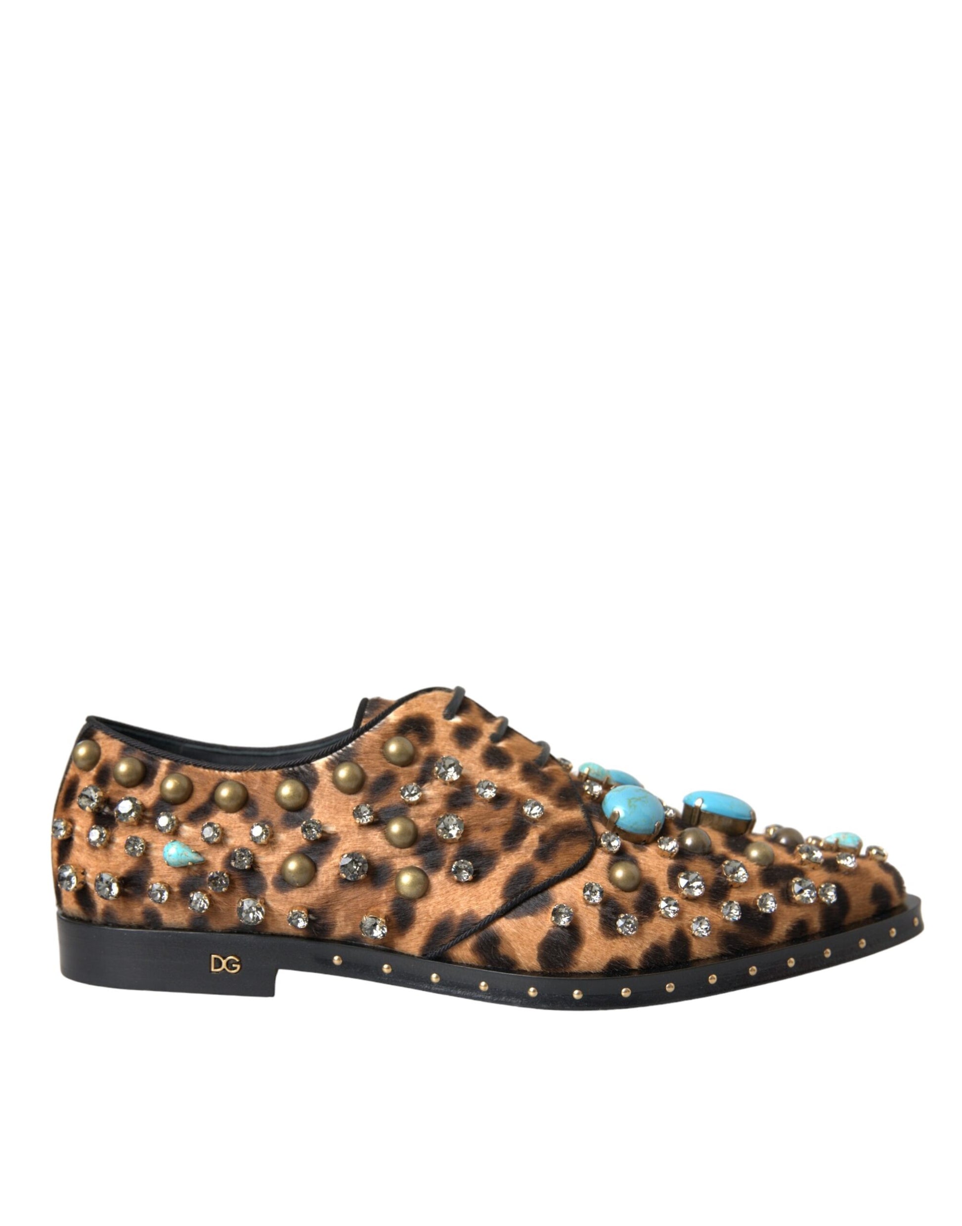 Braunes Leopardenhaar, Kristallkleid, Broque-Schuhe