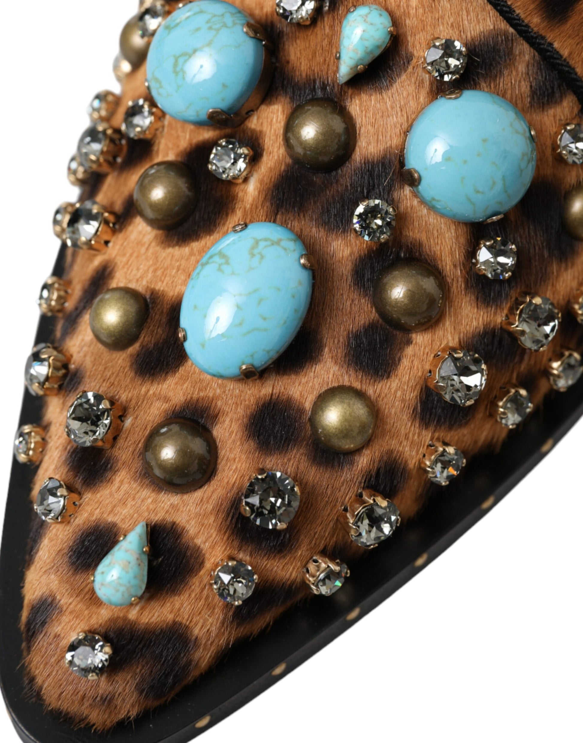 Braunes Leopardenhaar, Kristallkleid, Broque-Schuhe