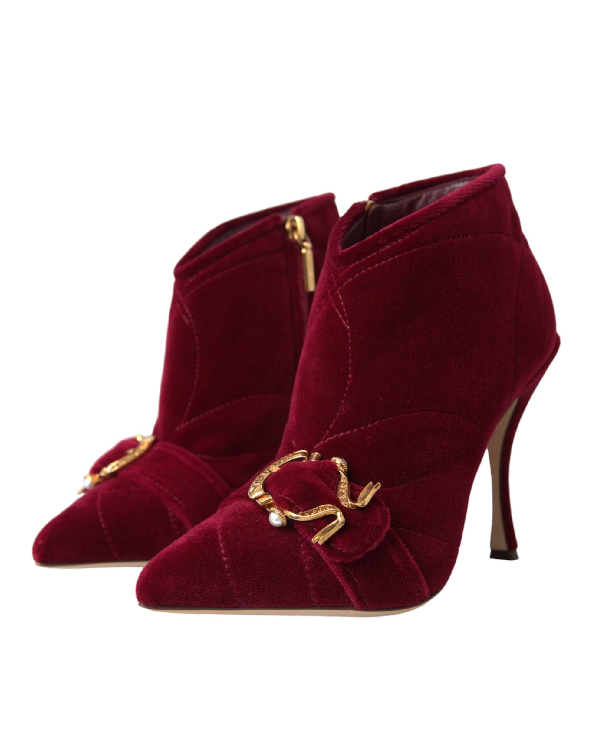 Dunkelrote Samtstiefel mit Schnalle von Devotion