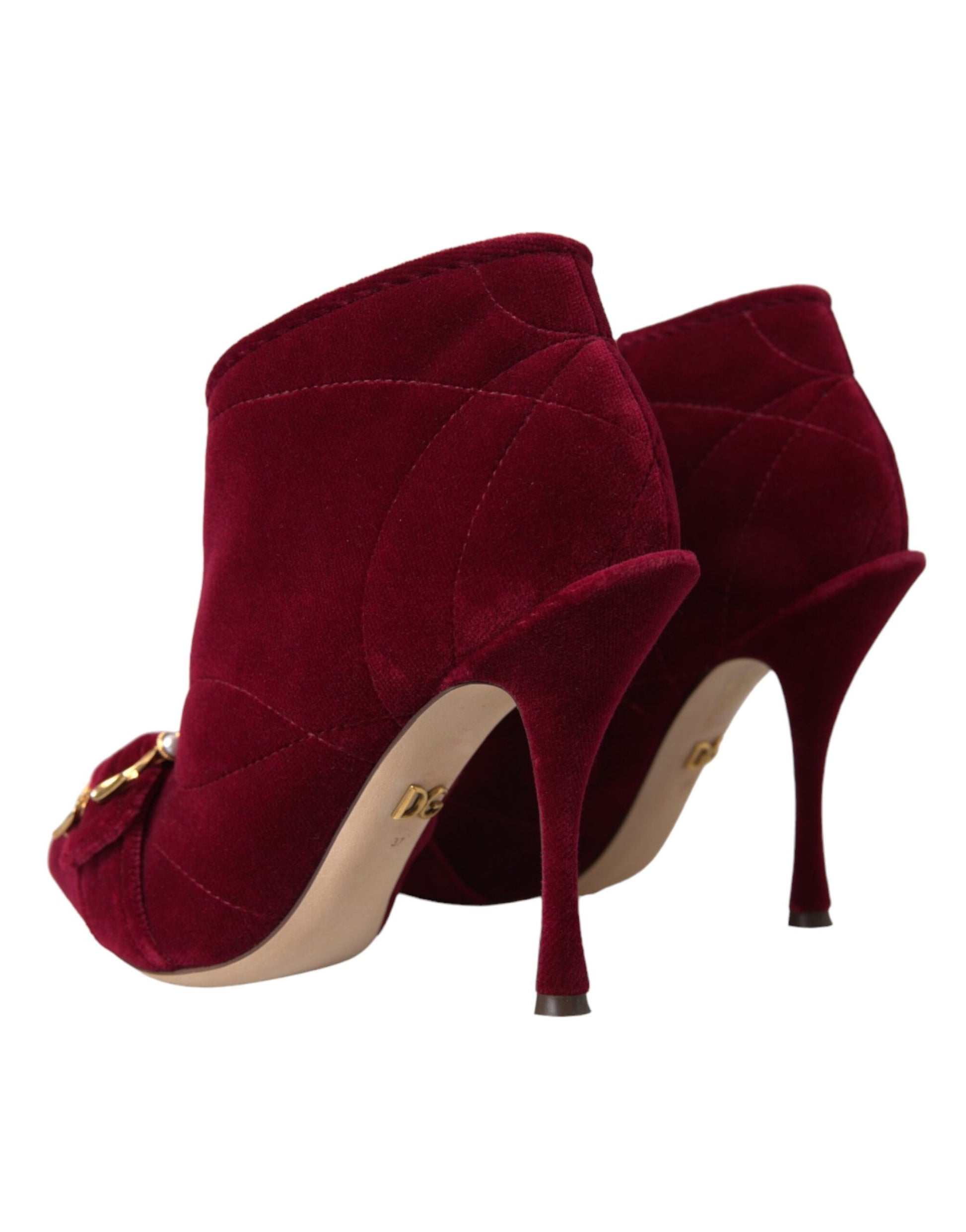 Dunkelrote Samtstiefel mit Schnalle von Devotion