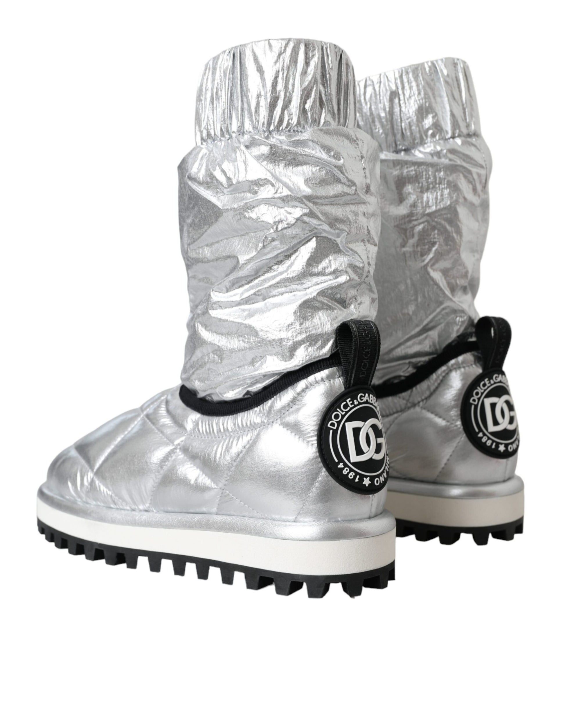 Stiefeletten mit gestepptem Logo-Patch in Metallic-Silber