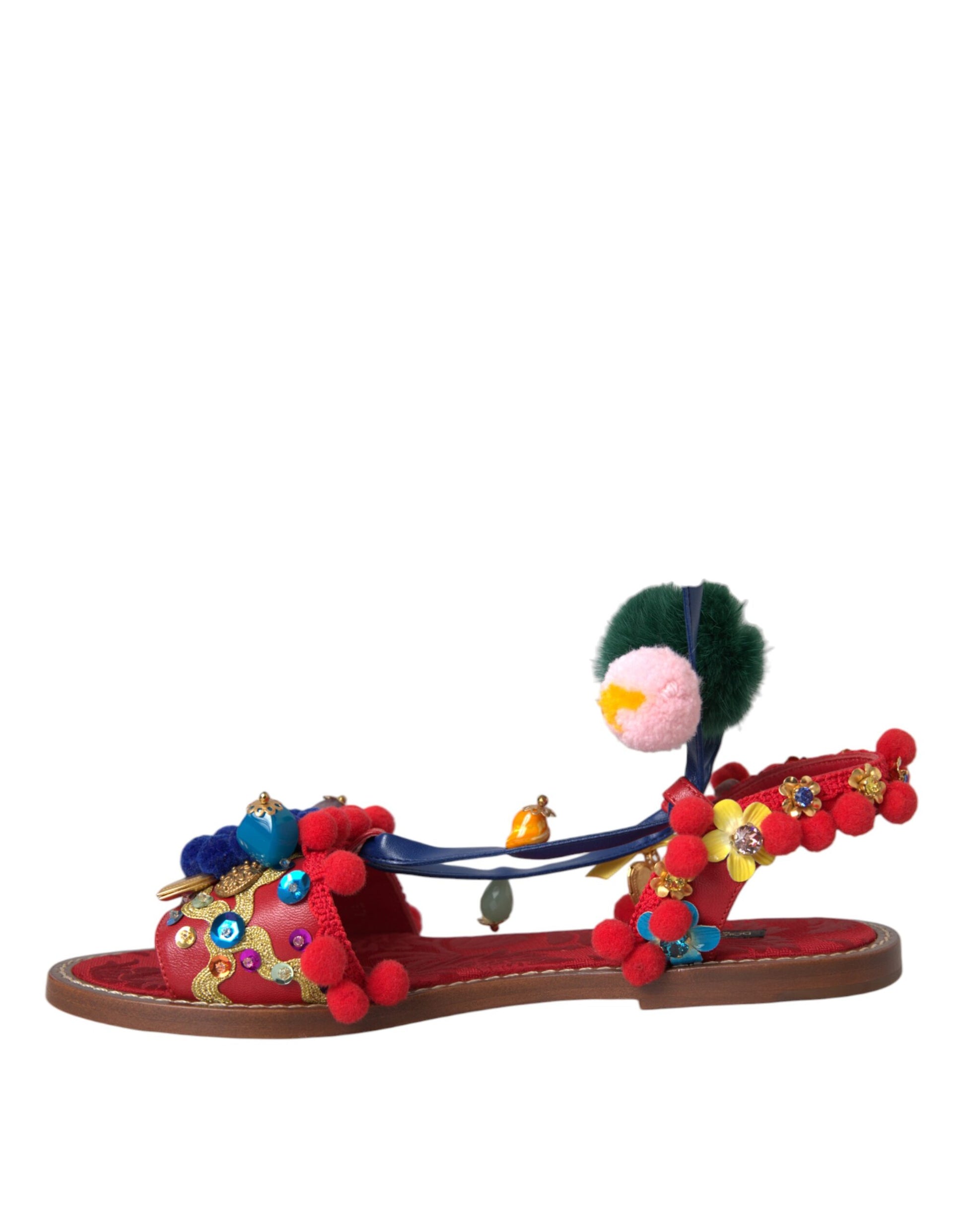 Mehrfarbige Sandalen mit Fellumschlag und Bommeln