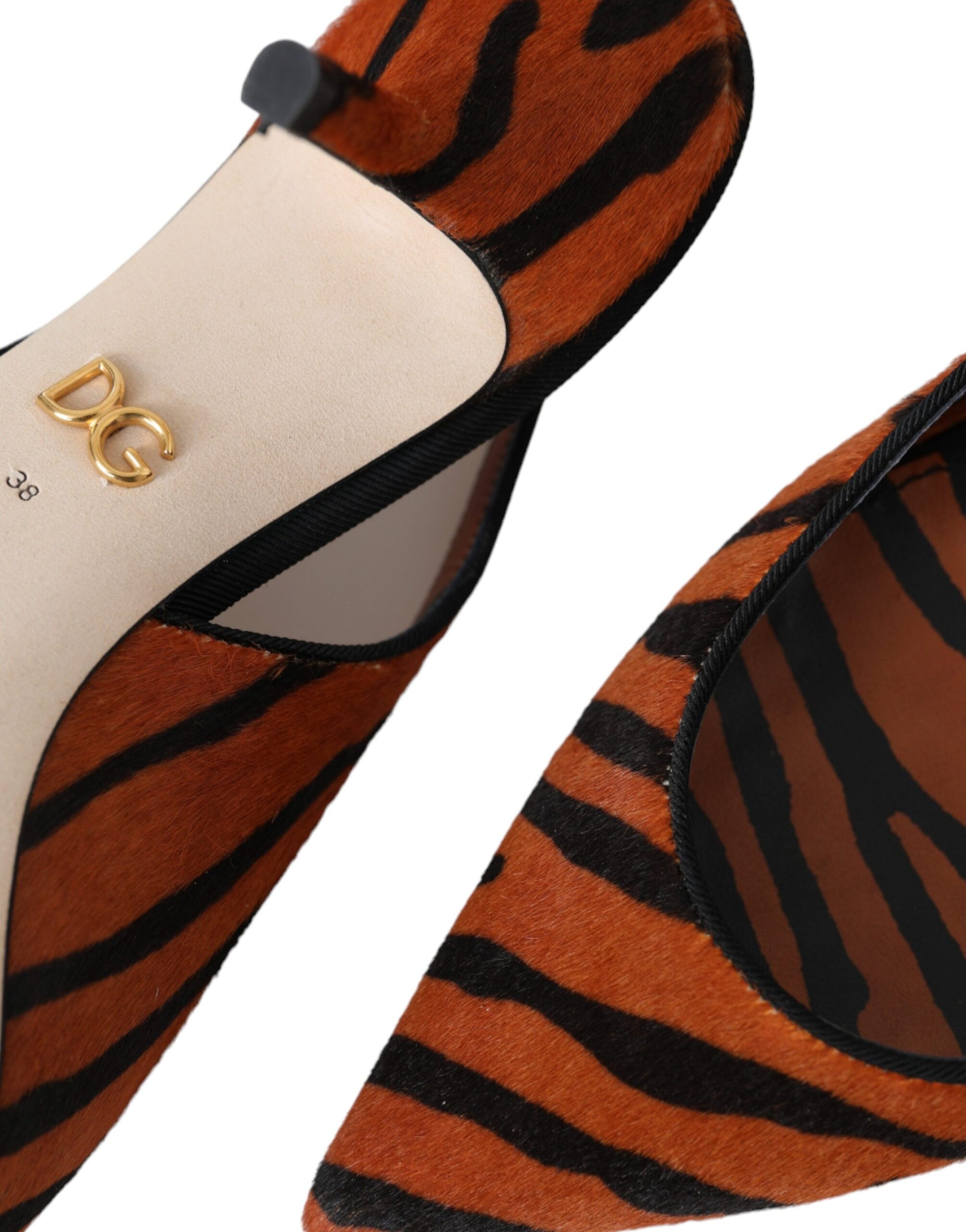 Slingbacks aus Leder mit Zebramuster in Schwarz und Orange