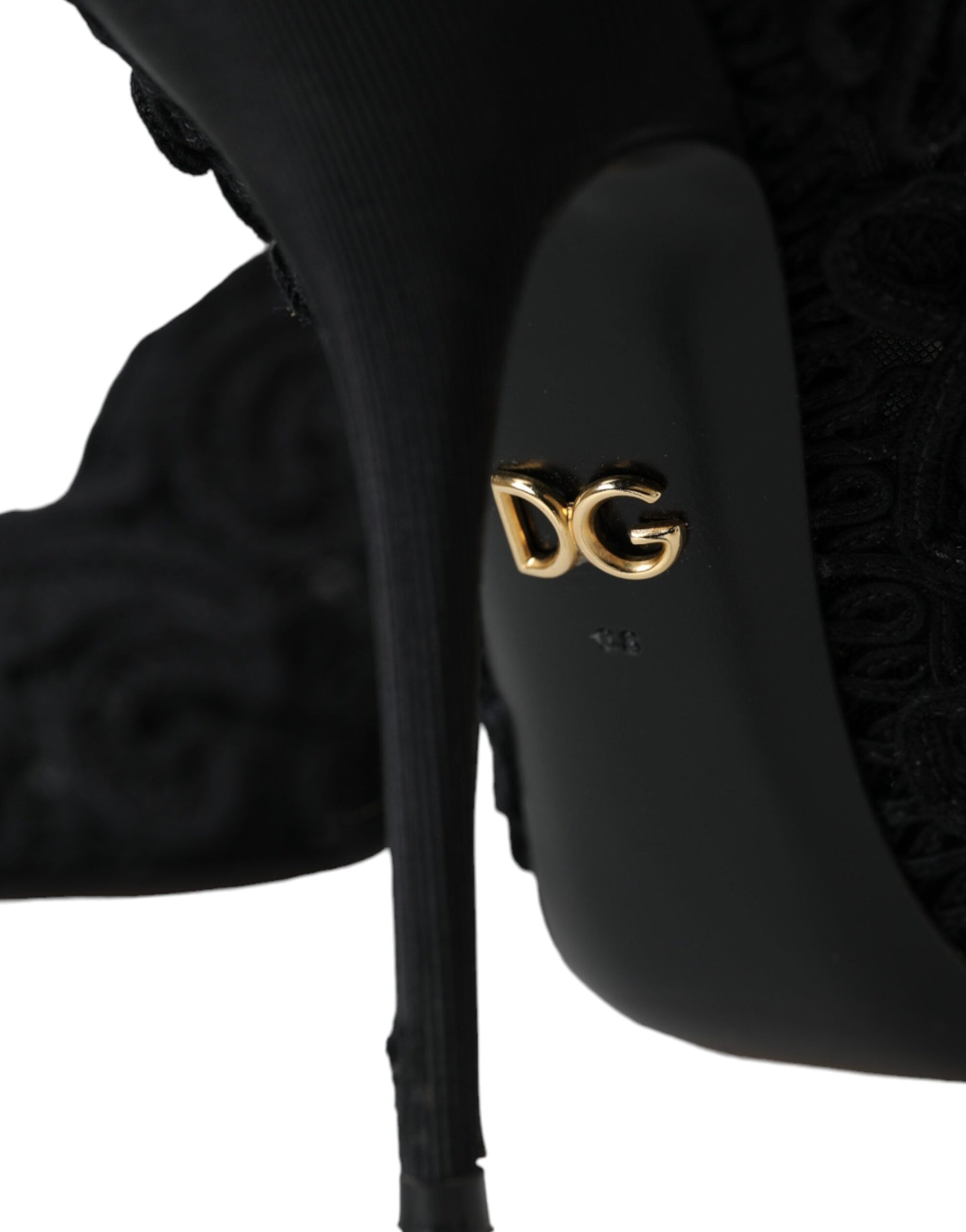 Schwarze Cordonetto Ricamo Pumps mit offener Spitze