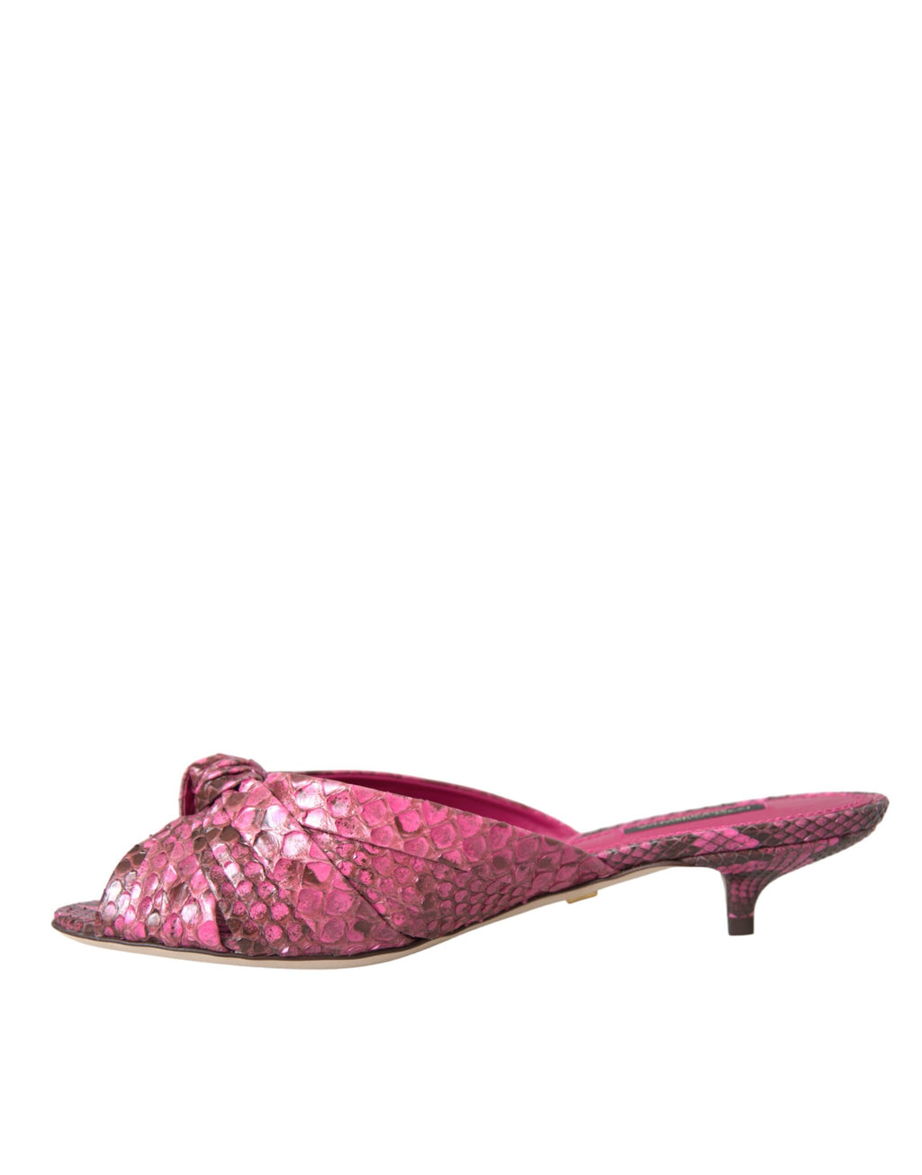 Rosafarbene Pantoletten aus exotischem Leder mit Kitten Heels