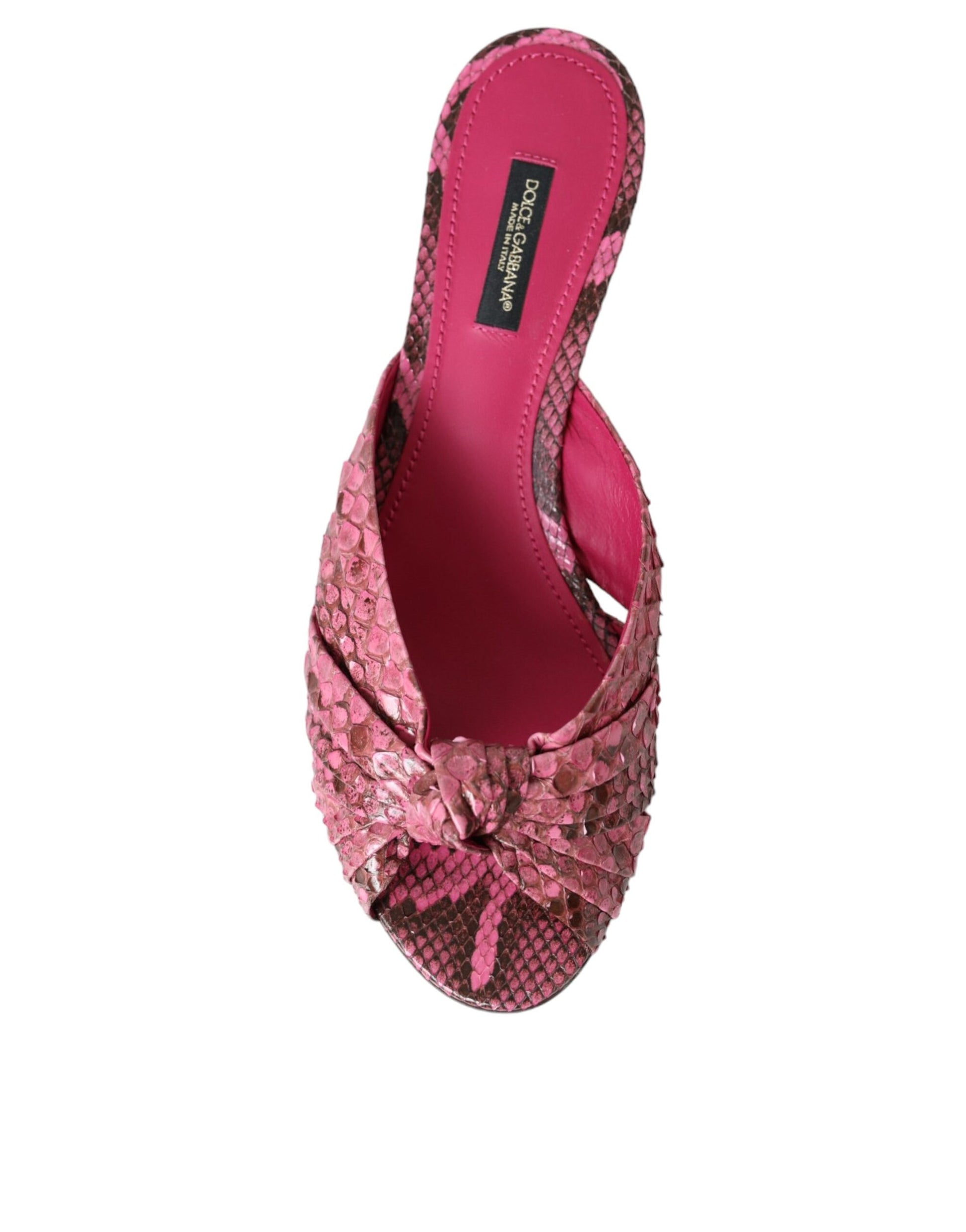 Rosafarbene Pantoletten aus exotischem Leder mit Kitten Heels
