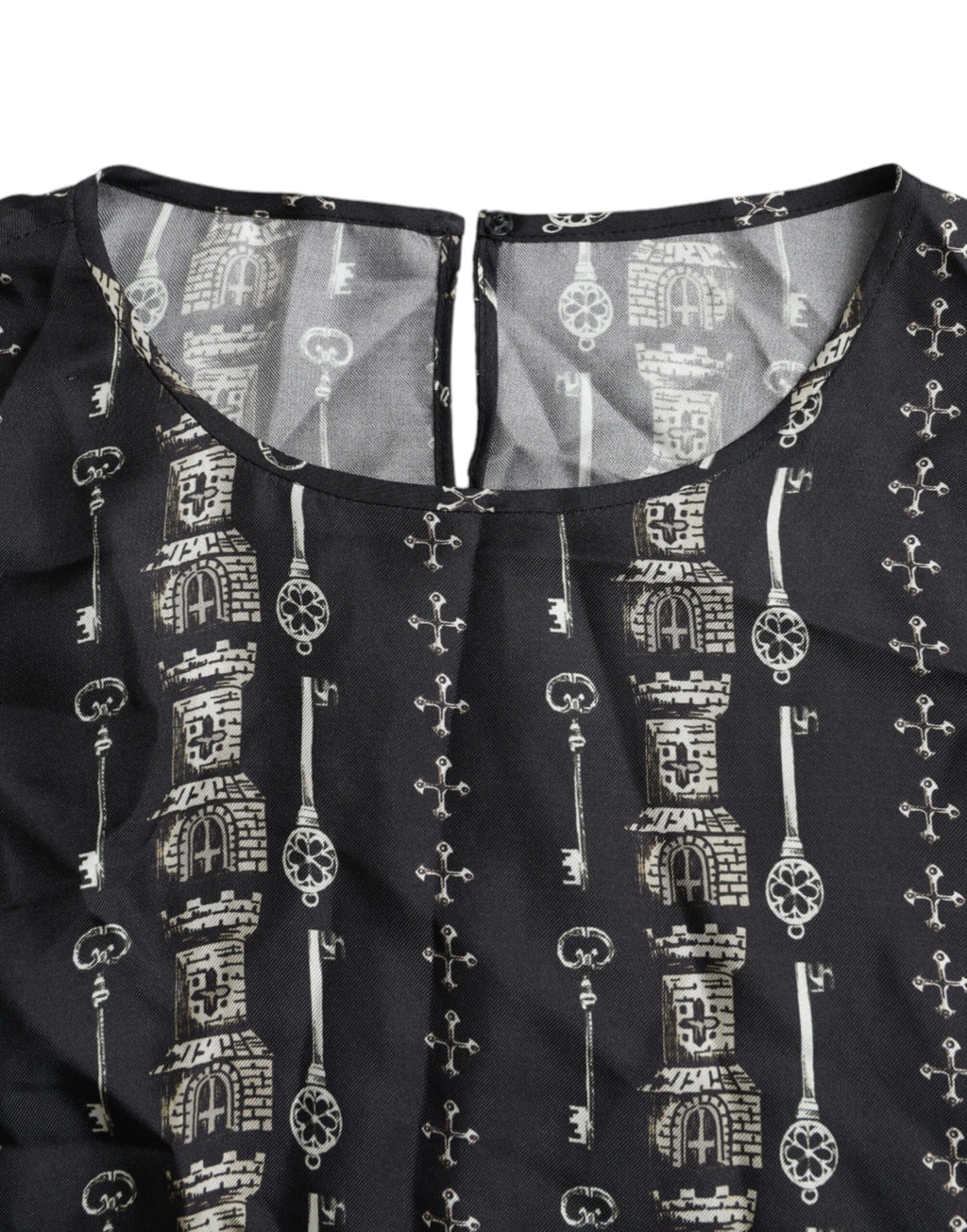 Schwarzes Seidenblusen-T-Shirt mit Key Castle-Print