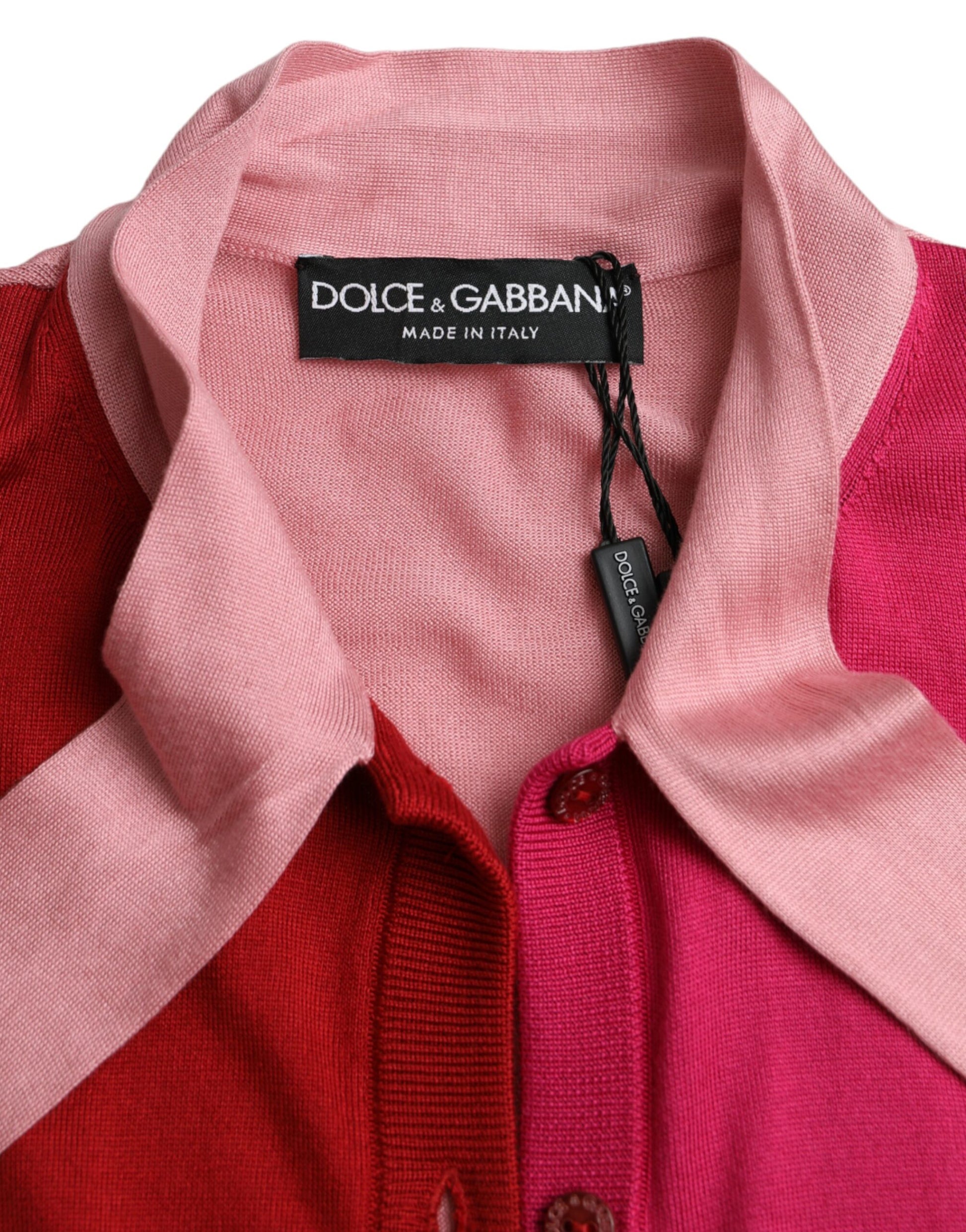 Rosafarbenes Pullover-Oberteil mit Ascot-Kragen und kurzen Ärmeln
