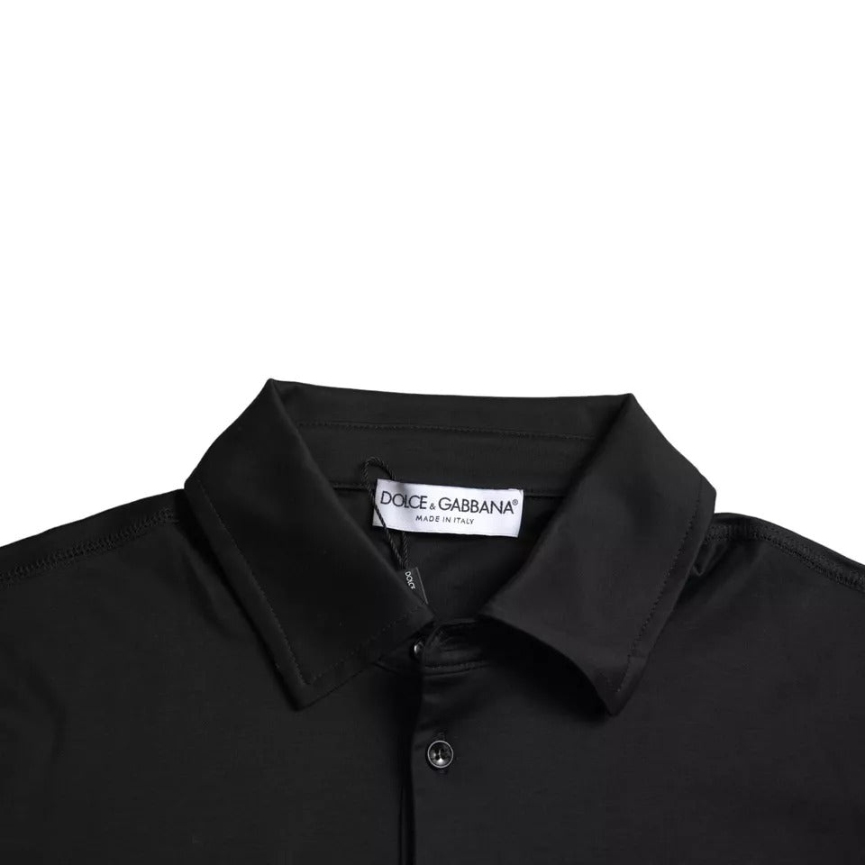 Schwarzes Poloshirt aus Baumwolle mit Kragen und Logo