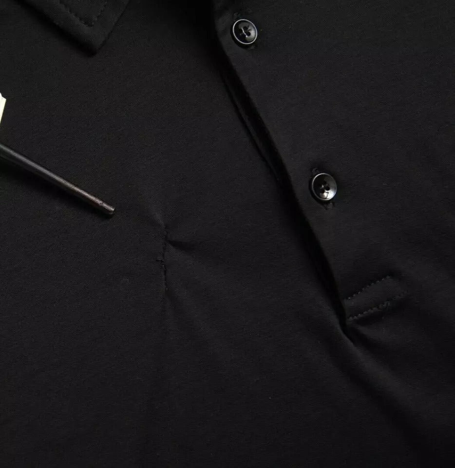 Schwarzes Poloshirt aus Baumwolle mit Kragen und Logo