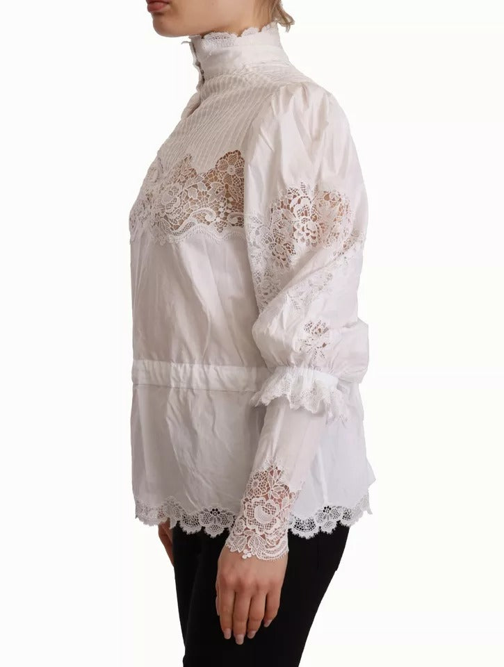 Weiße Bluse mit Rollkragen und Spitzenbesatz aus Baumwolle