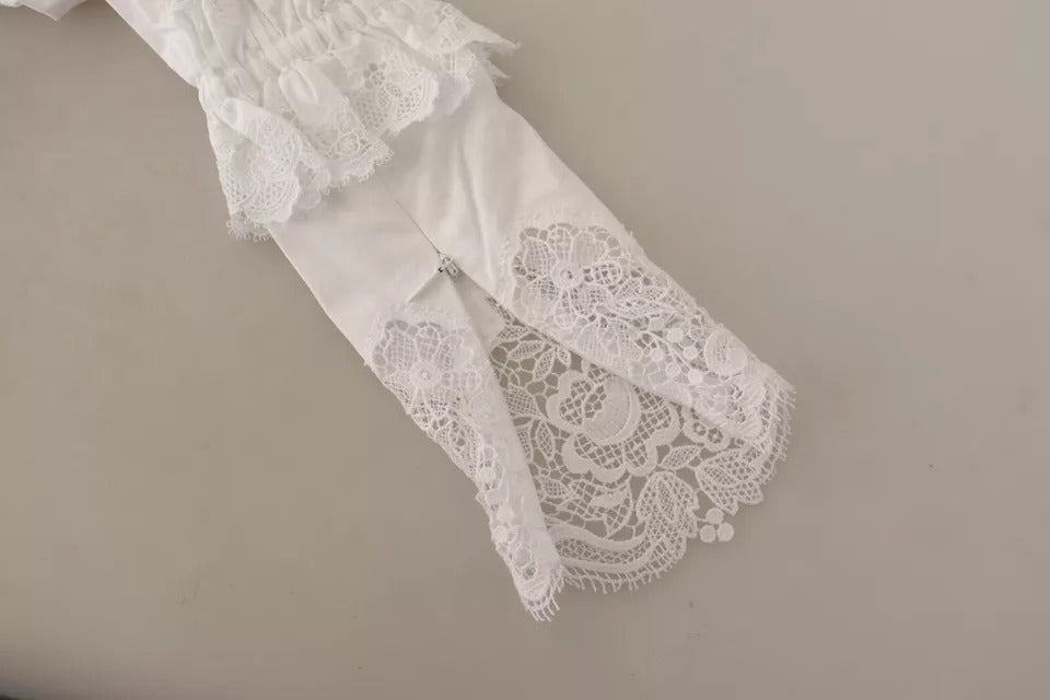 Weiße Bluse mit Rollkragen und Spitzenbesatz aus Baumwolle