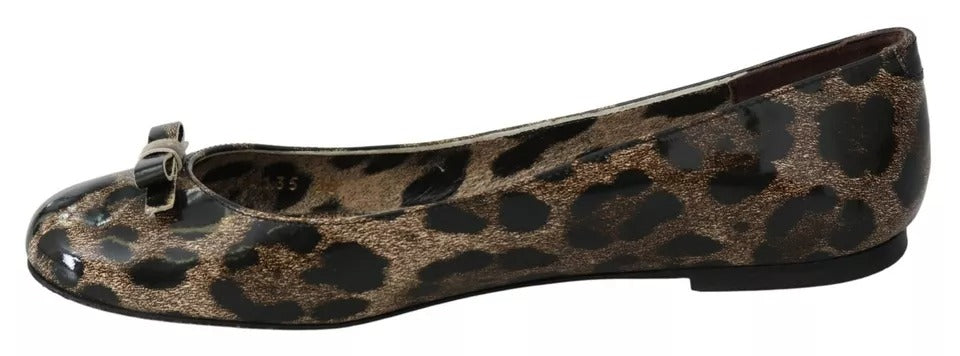 Braune Ballerinas aus Leder mit Leopardenmuster